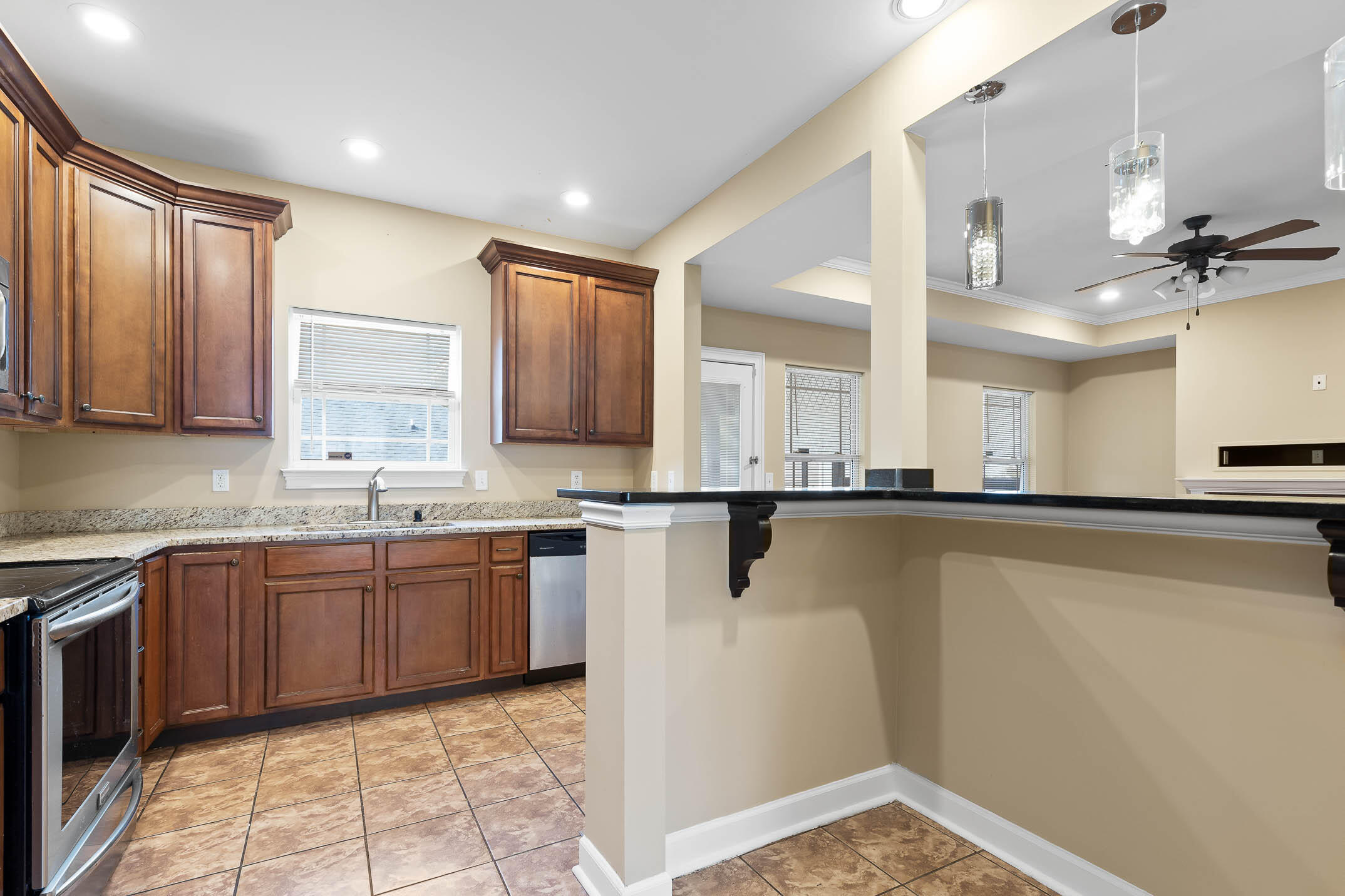 894 Windrush Loop