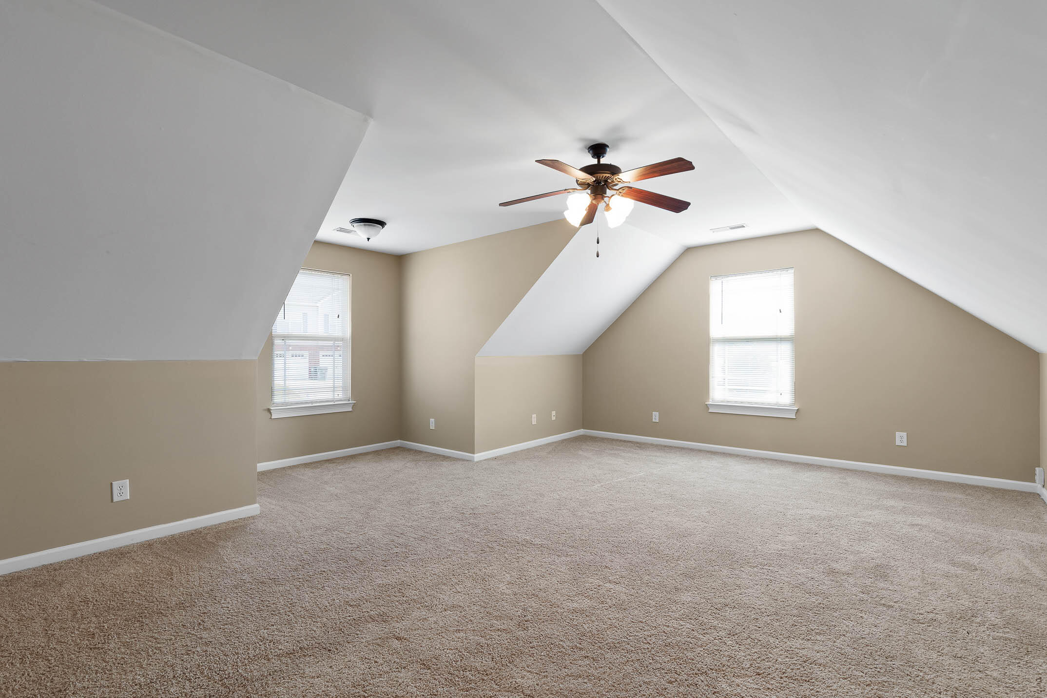 894 Windrush Loop