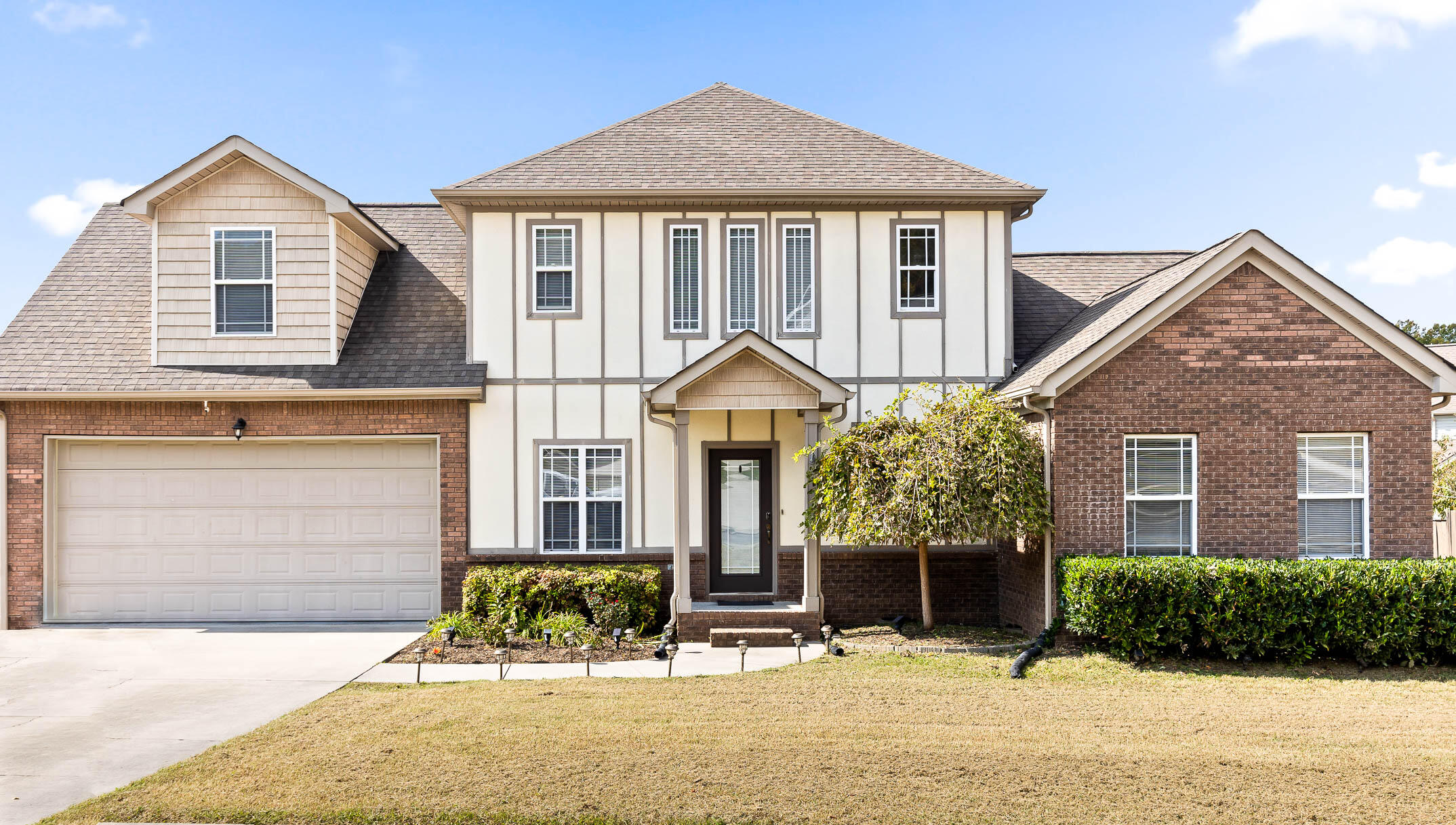 894 Windrush Loop