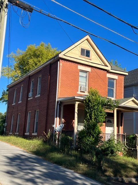 809 Fairview Avenue