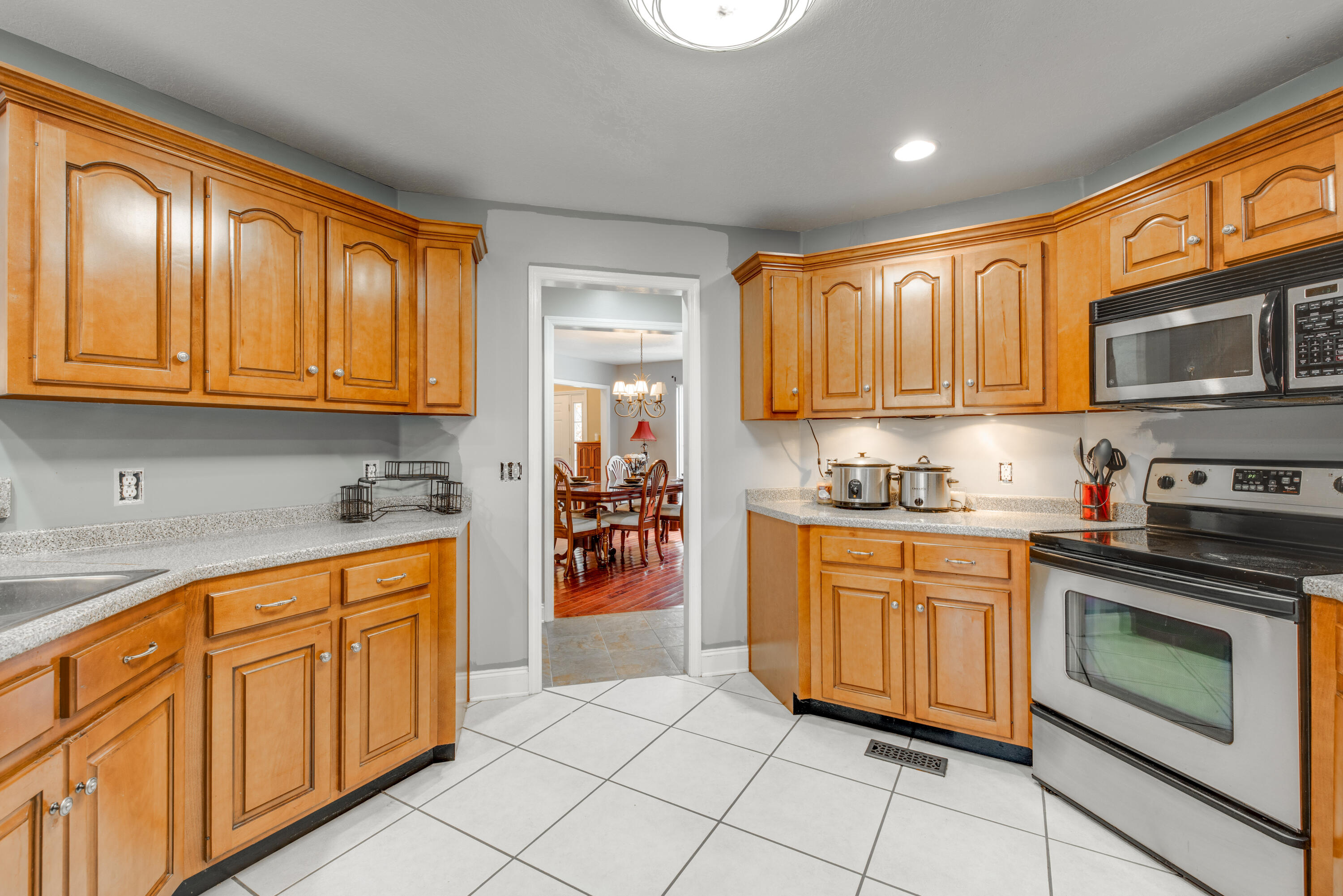 9886 Maude Lane