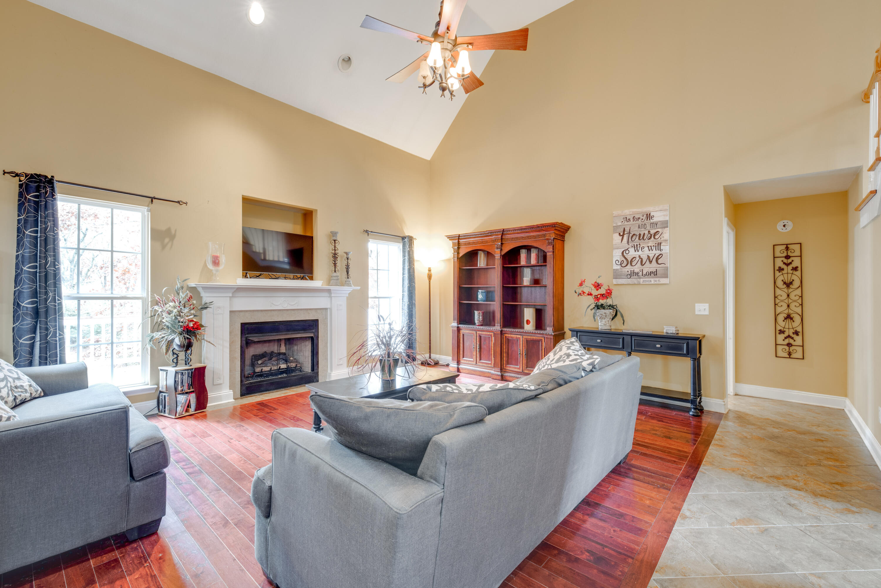 9886 Maude Lane
