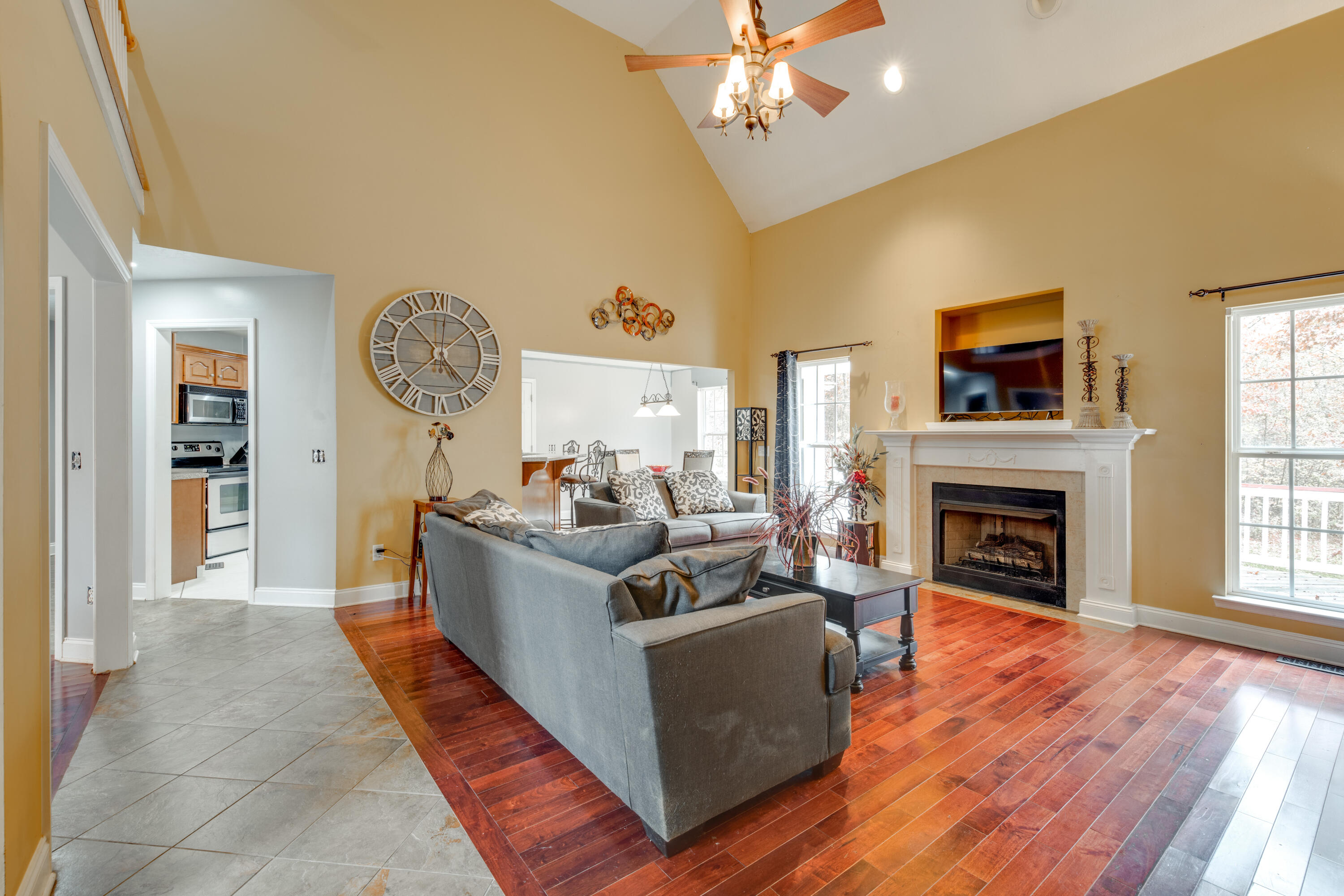 9886 Maude Lane
