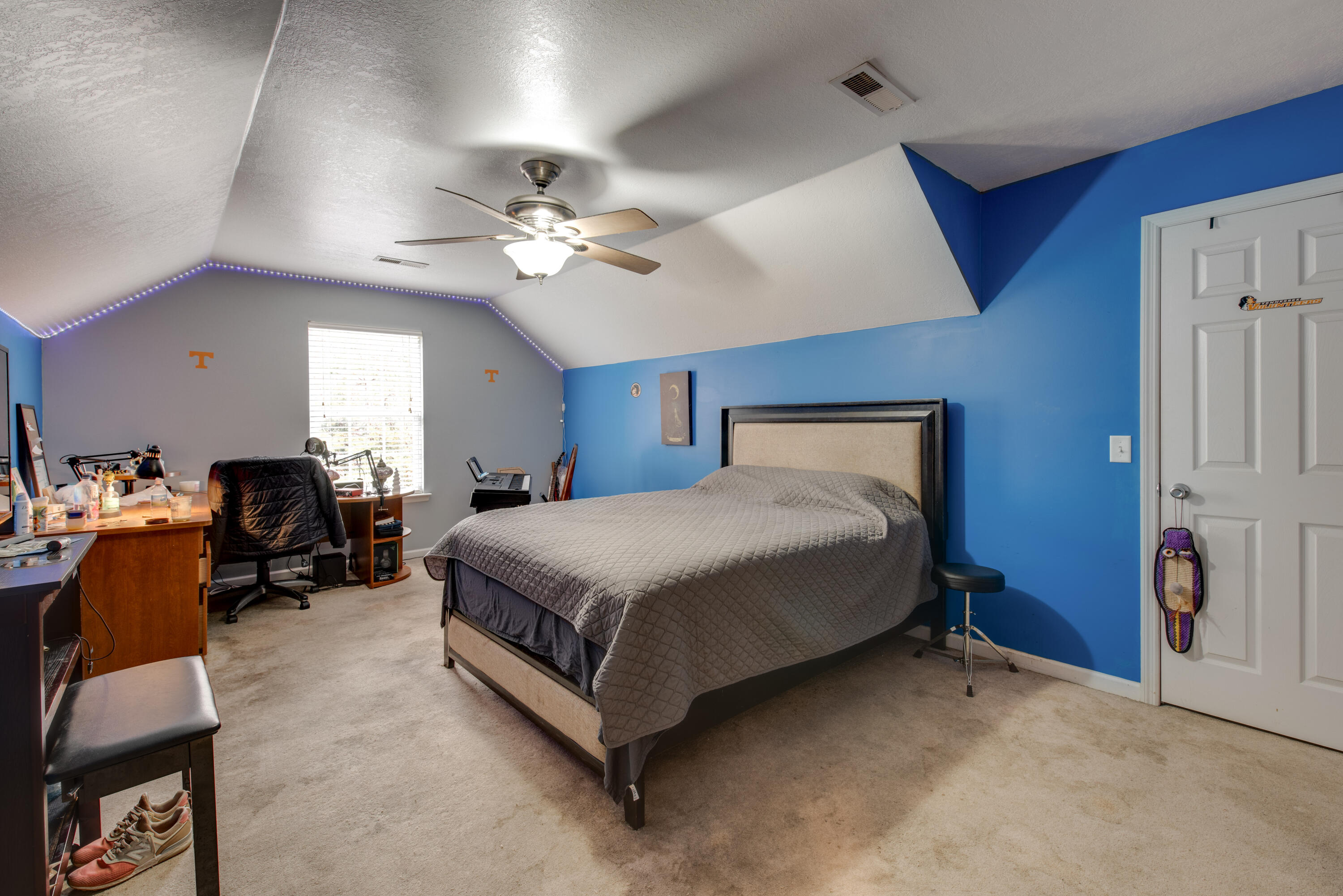 9886 Maude Lane