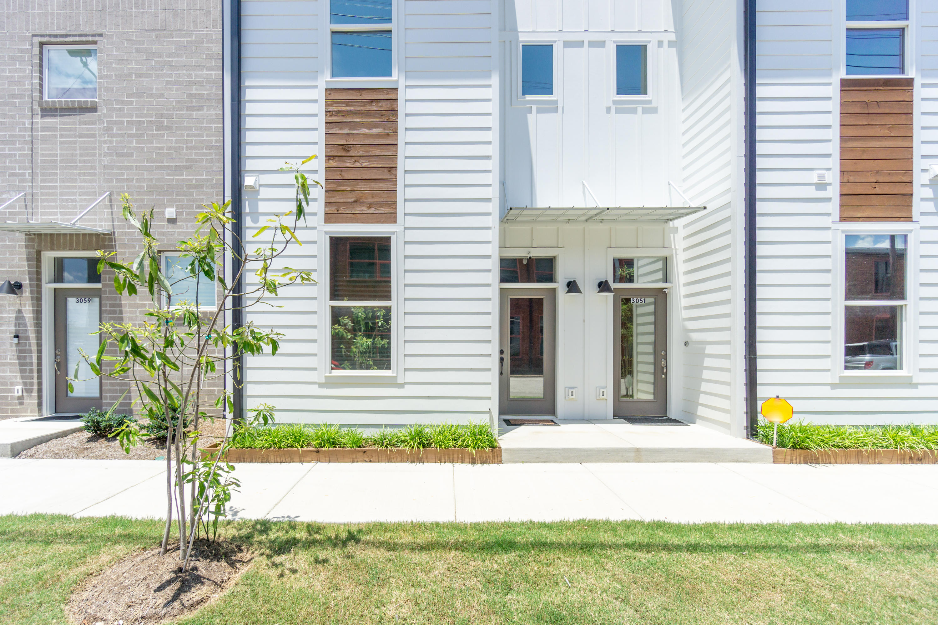 3055 Saint Elmo Avenue, 13