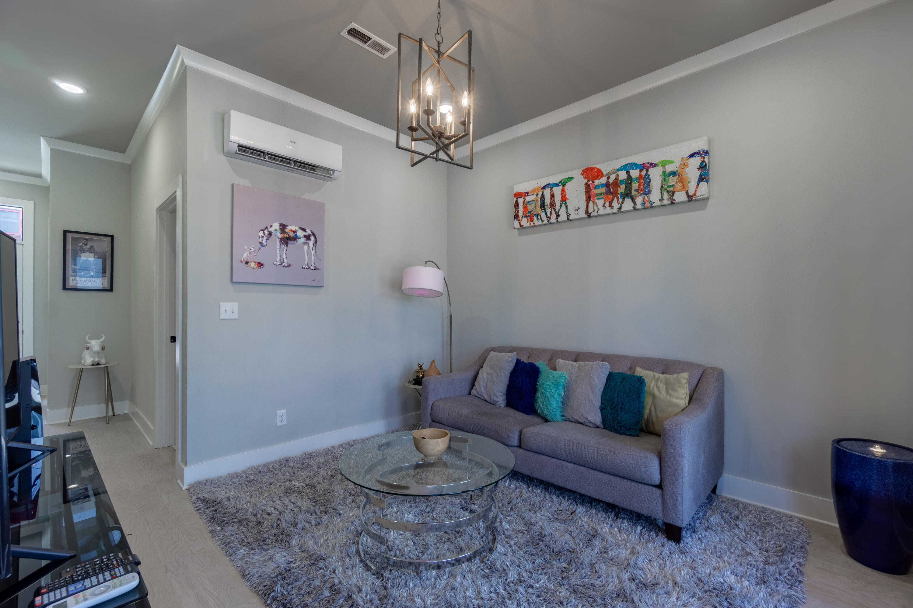 3055 Saint Elmo Avenue, 13