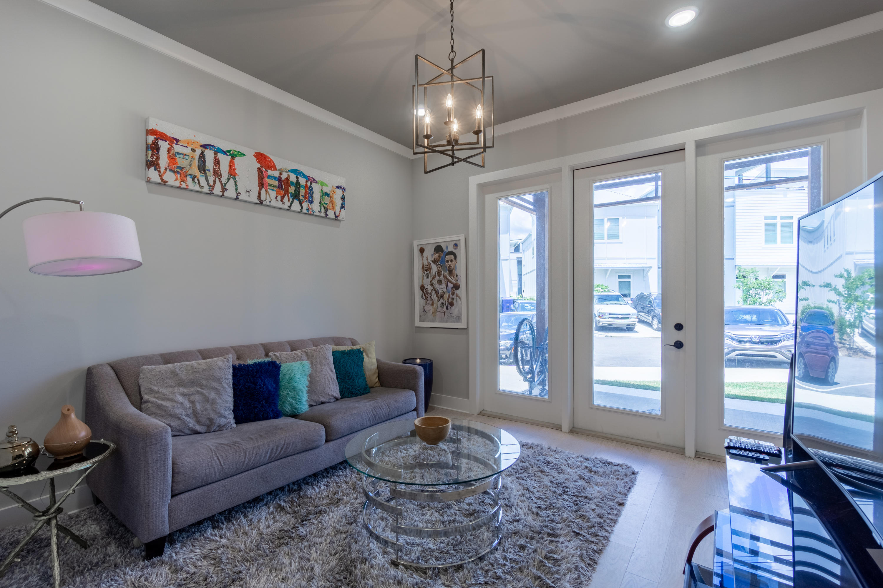 3055 Saint Elmo Avenue, 13