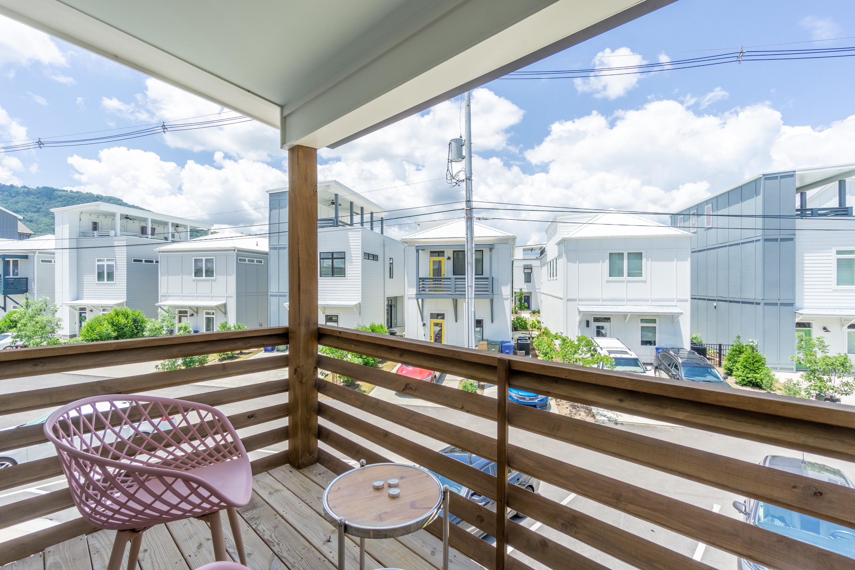 3055 Saint Elmo Avenue, 13