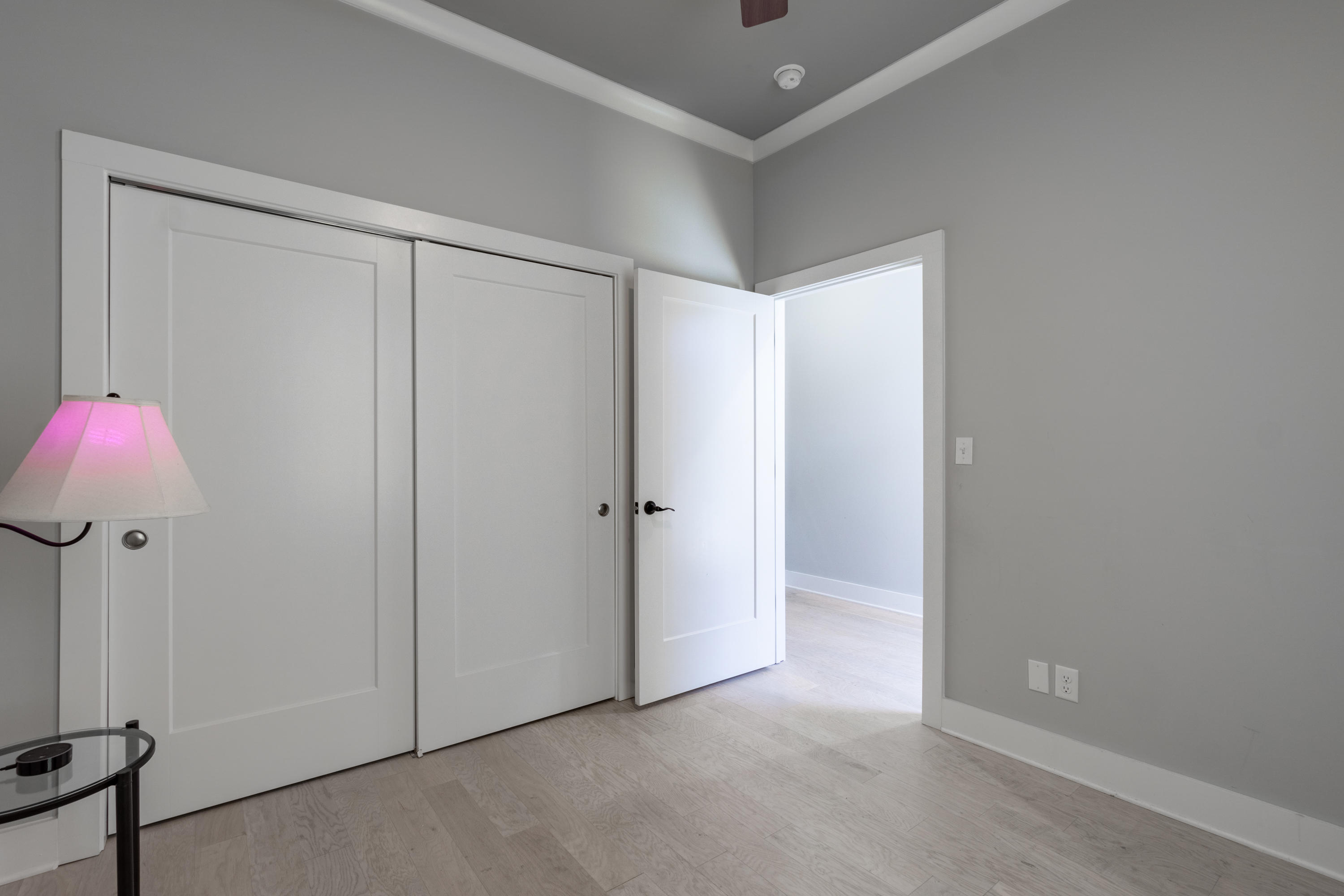 3055 Saint Elmo Avenue, 13