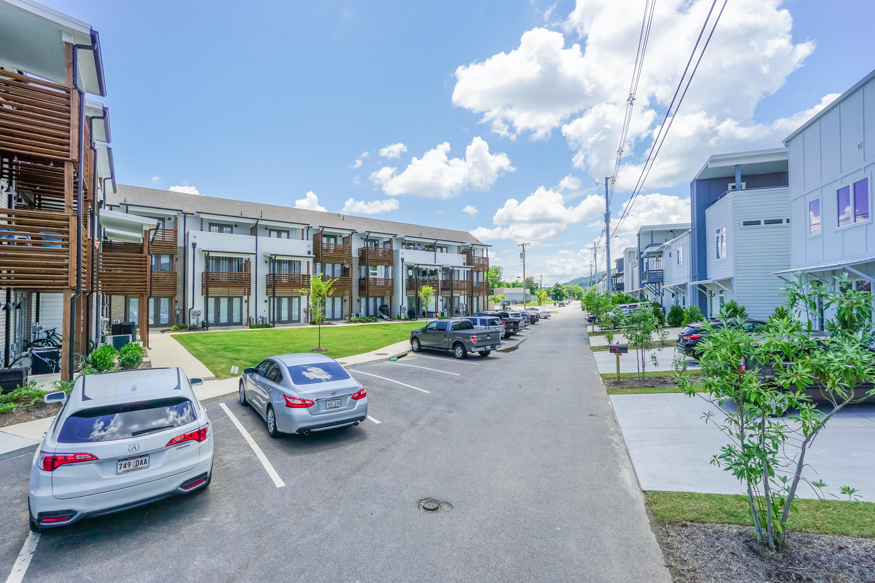 3055 Saint Elmo Avenue, 13