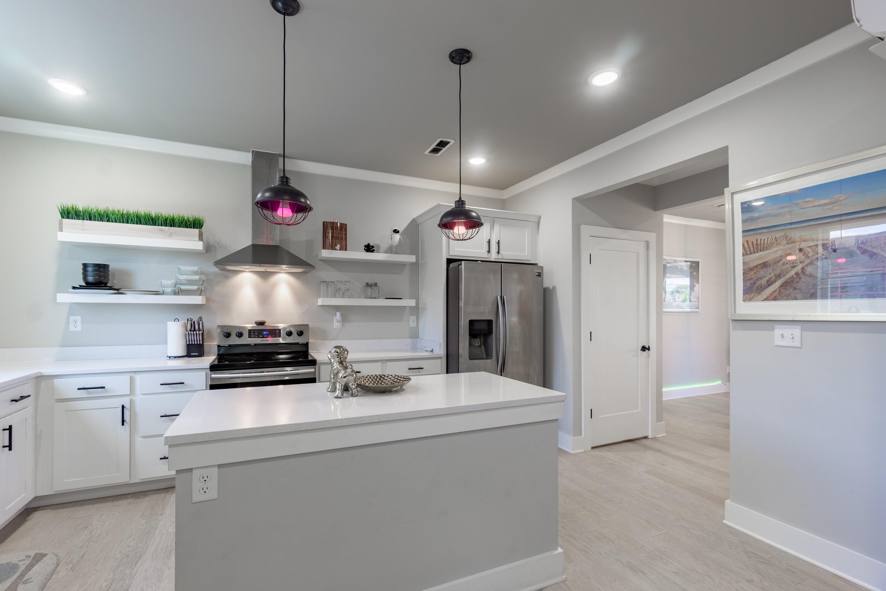 3055 Saint Elmo Avenue, 13
