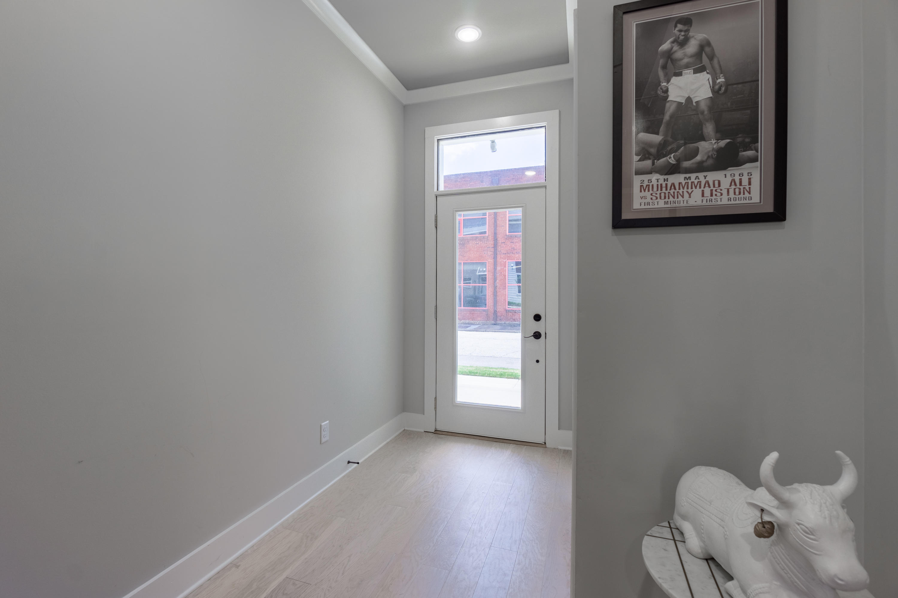 3055 Saint Elmo Avenue, 13