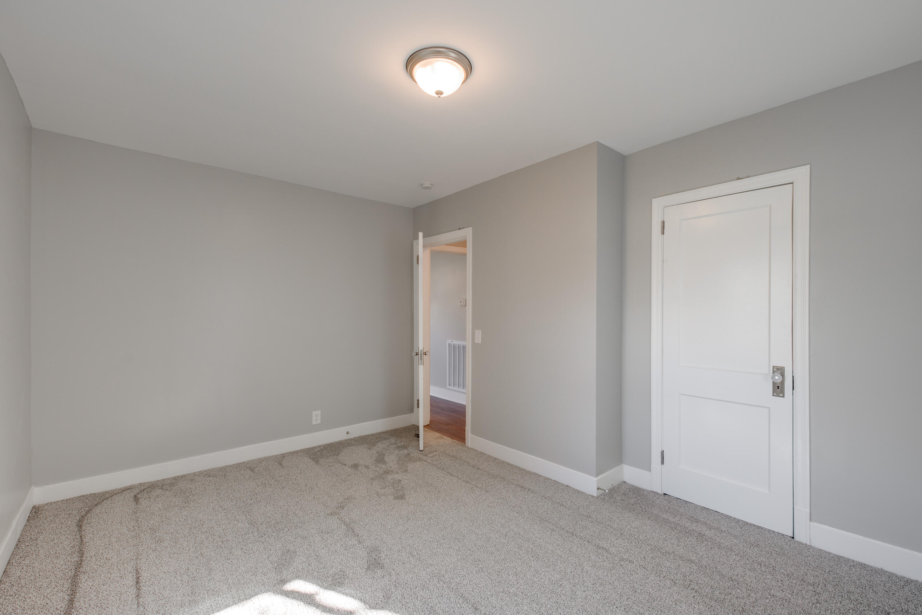 1400 Sunnyfield Lane