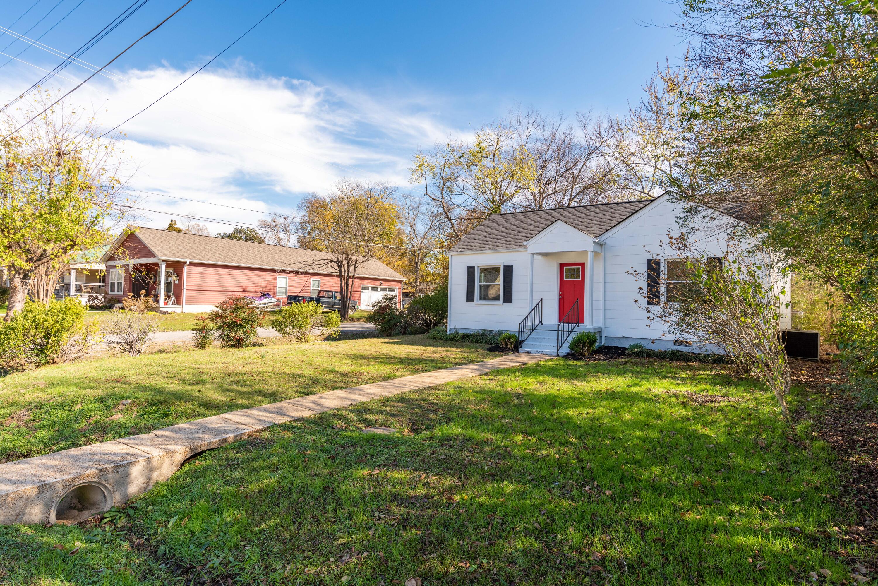 1400 Sunnyfield Lane
