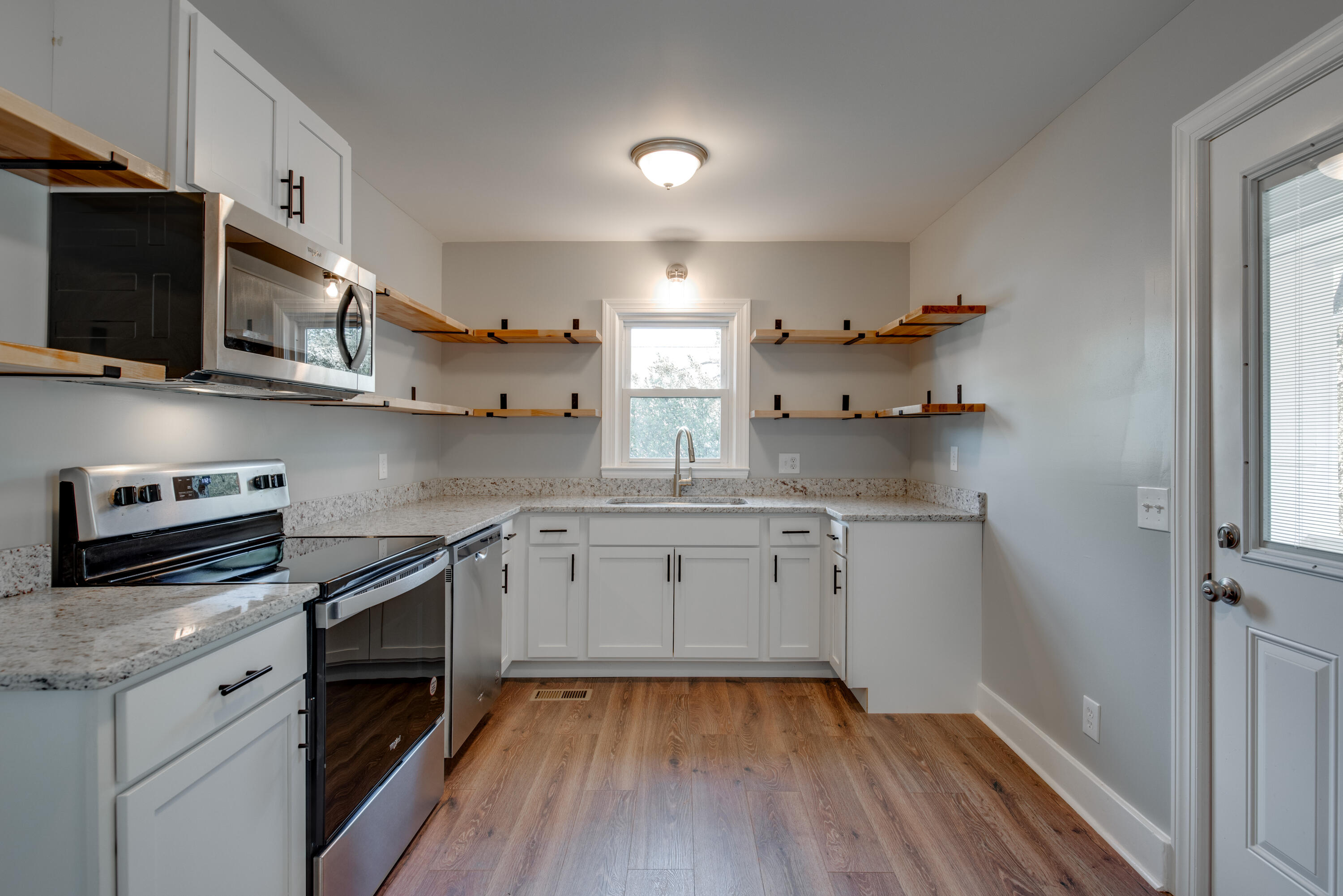 1400 Sunnyfield Lane