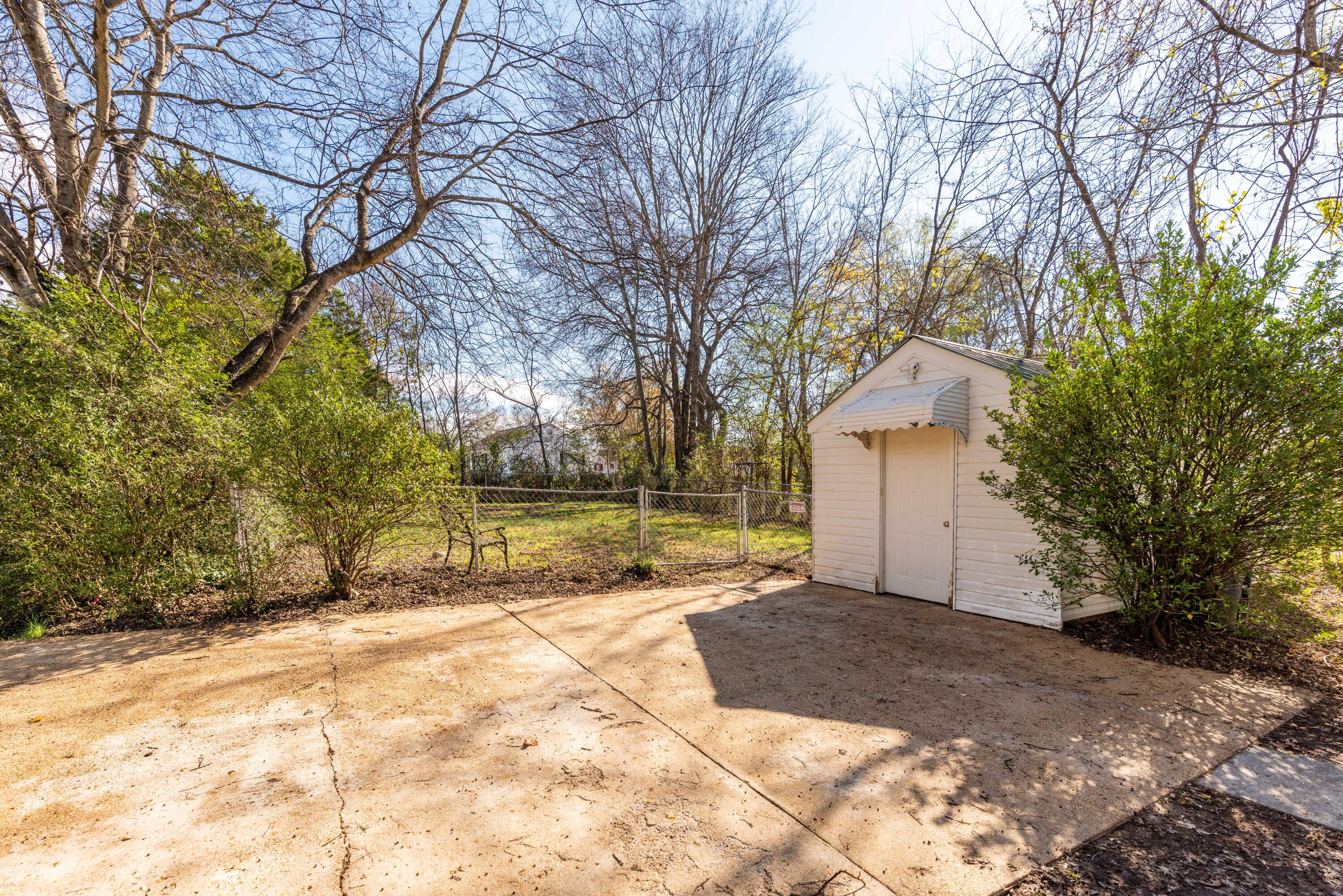1400 Sunnyfield Lane
