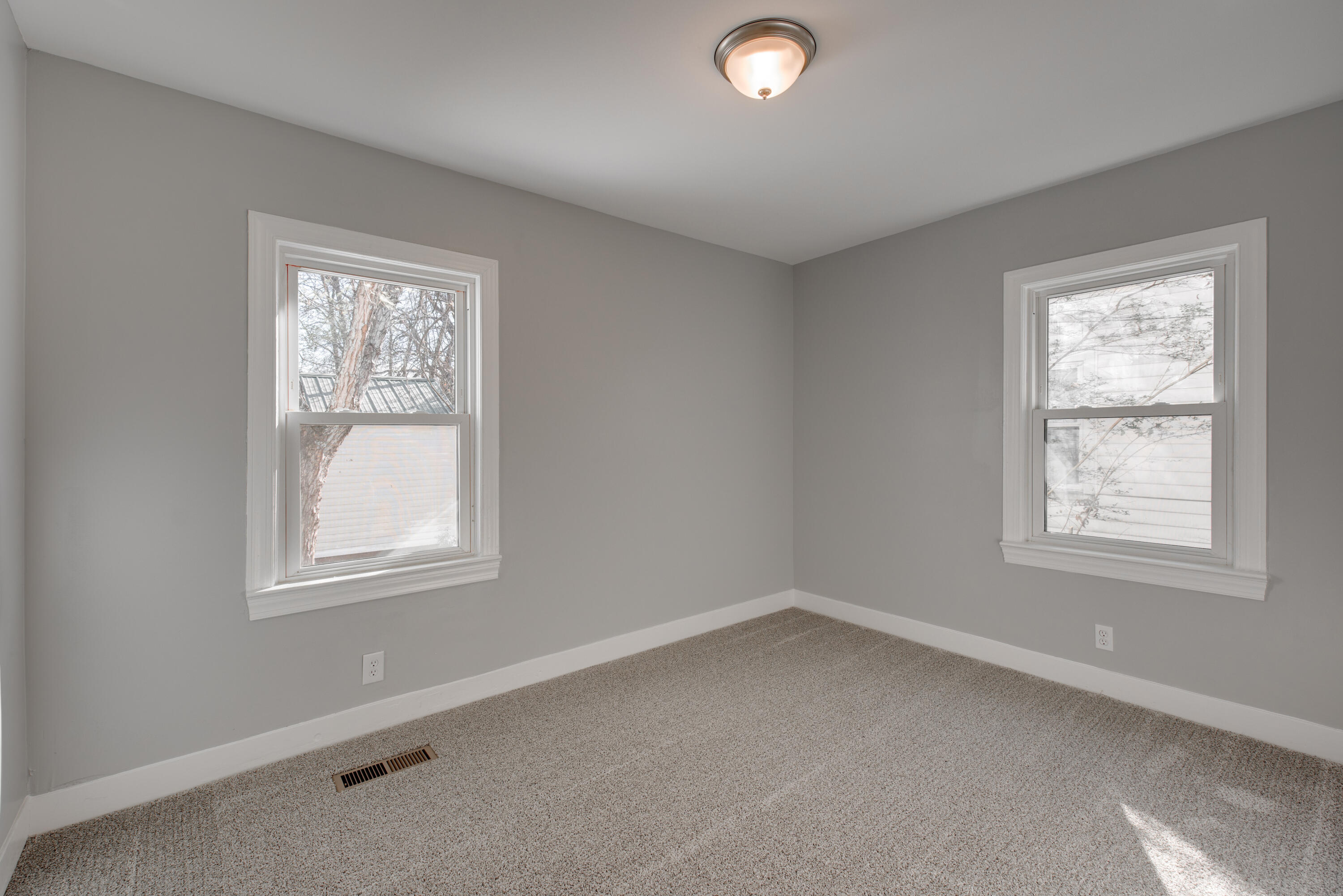 1400 Sunnyfield Lane