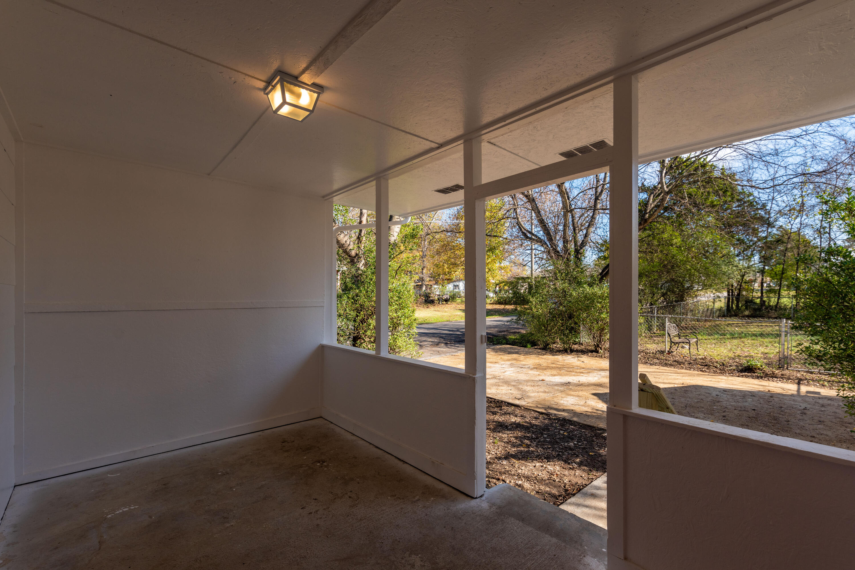 1400 Sunnyfield Lane