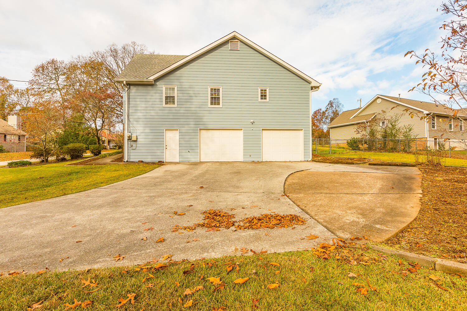 6117 Blue Ash Drive