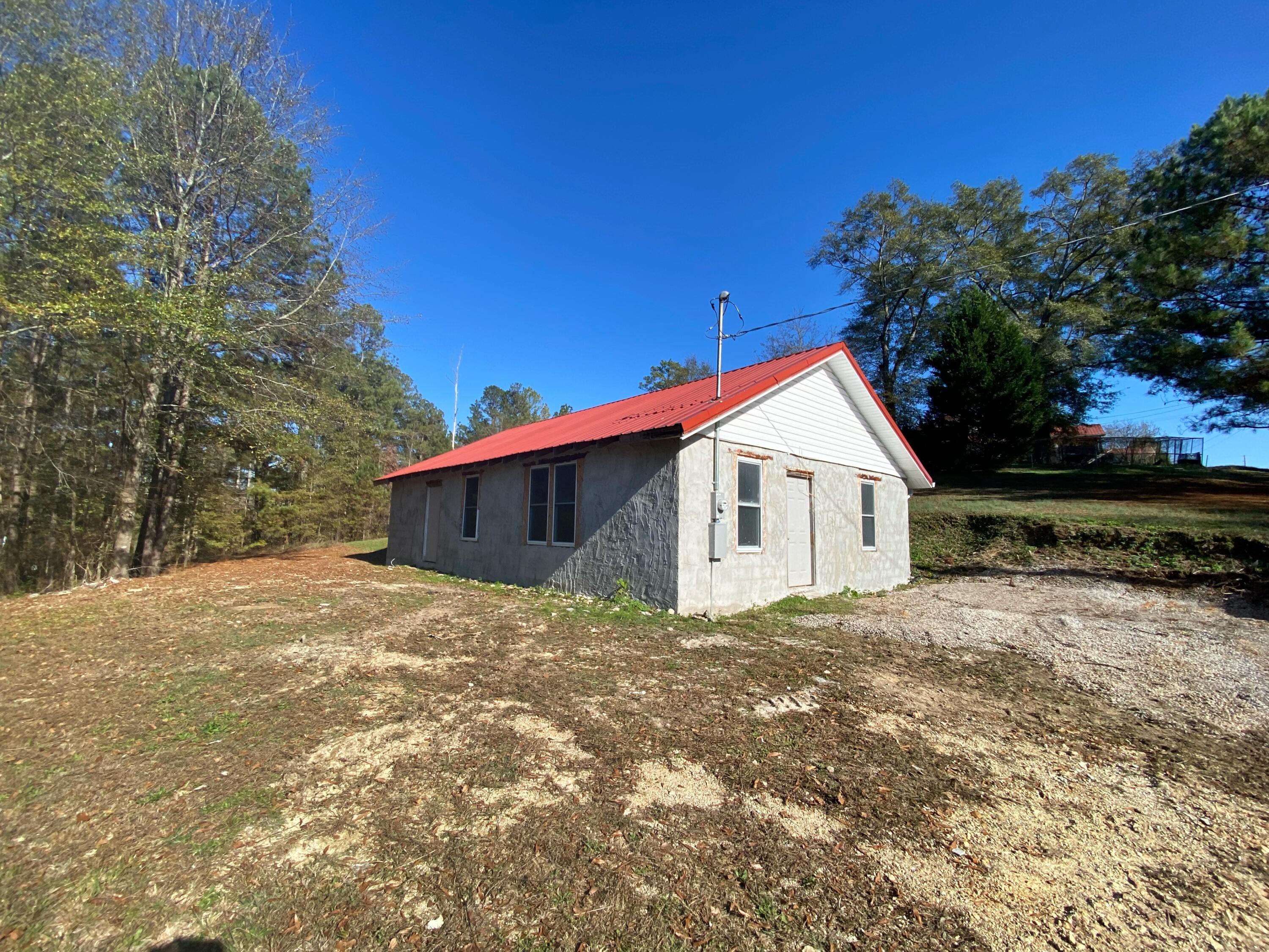 140 Old Lee School Road, LaFayette