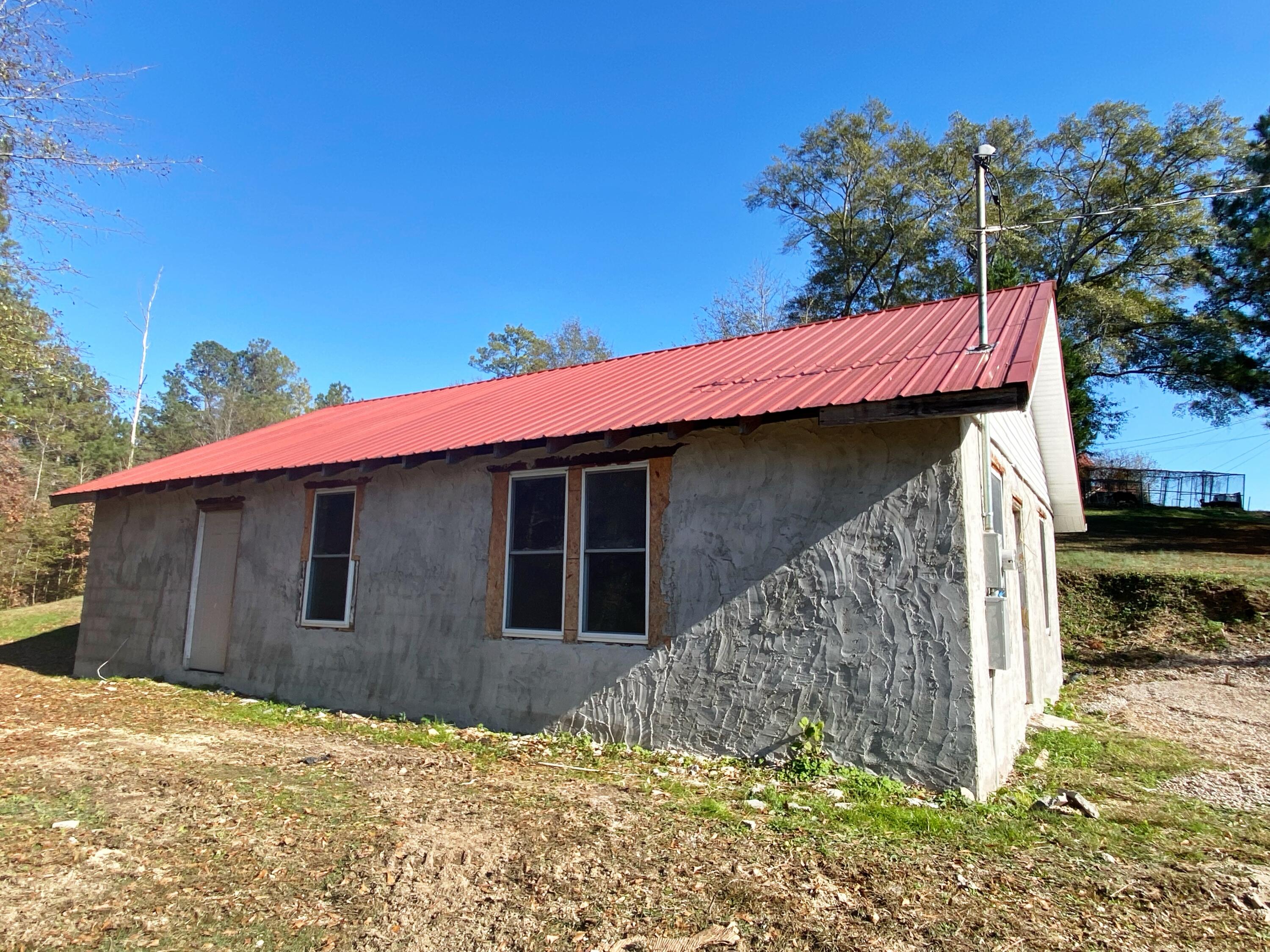 140 Old Lee School Road, LaFayette