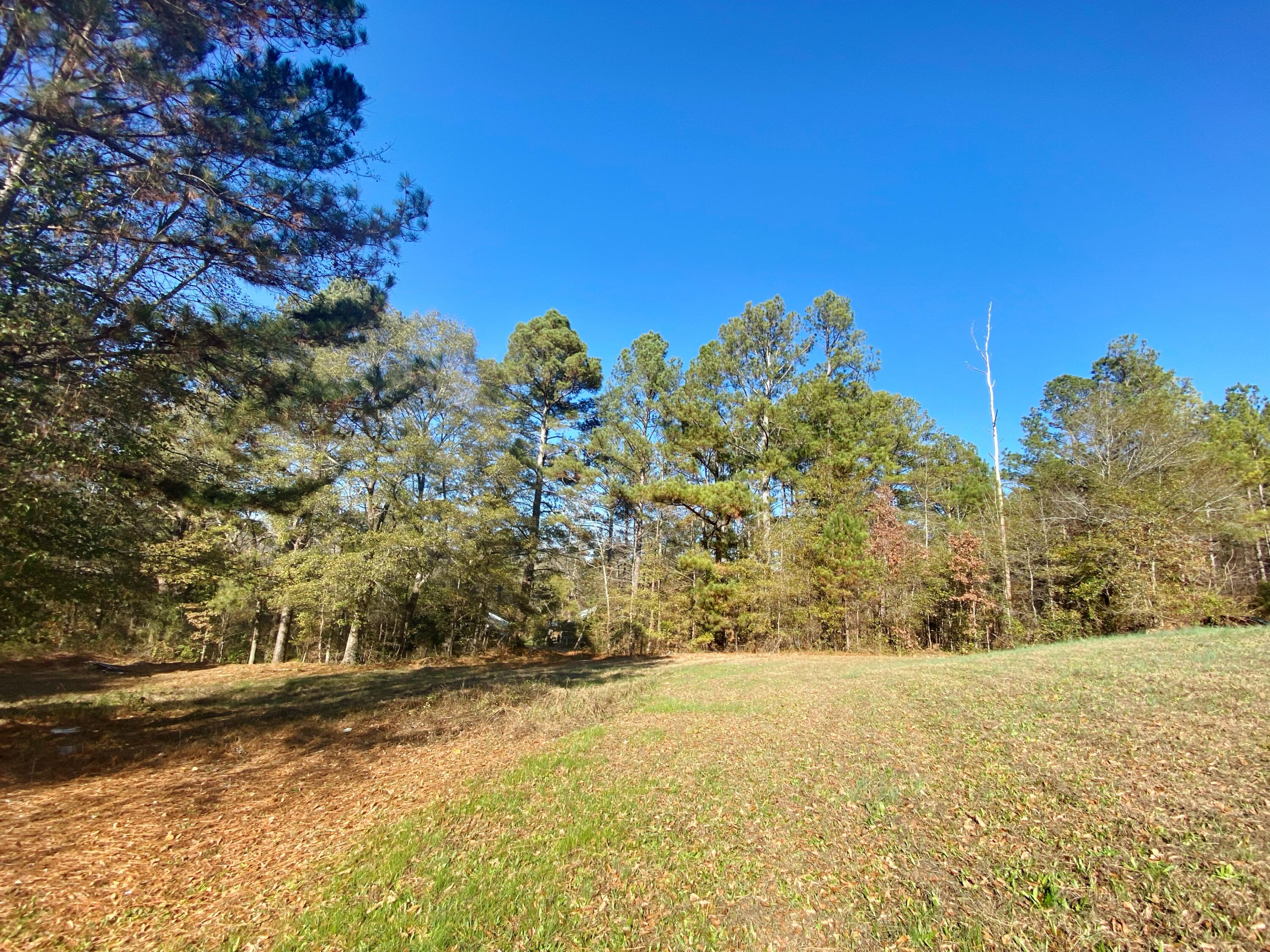 140 Old Lee School Road, LaFayette