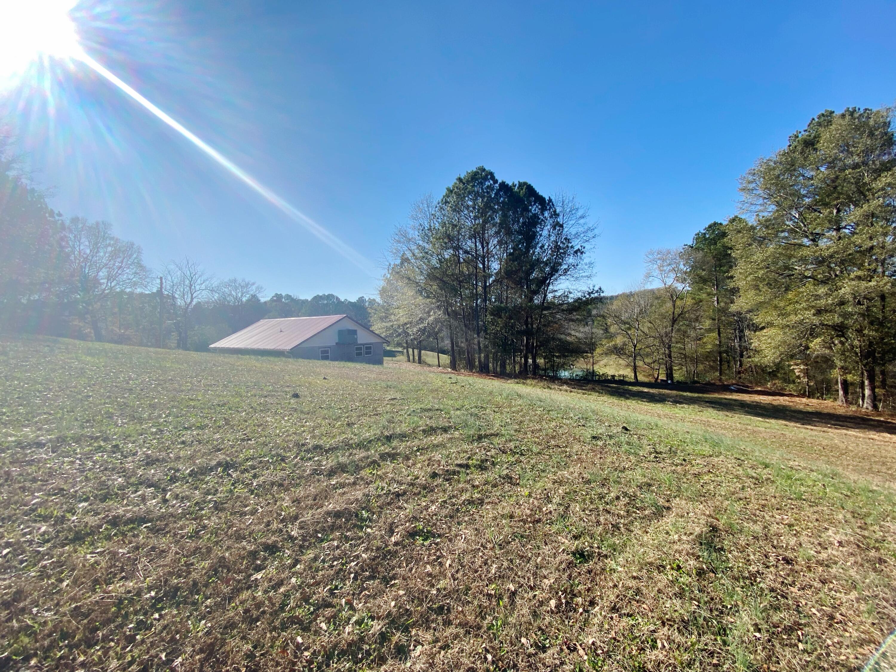 140 Old Lee School Road, LaFayette