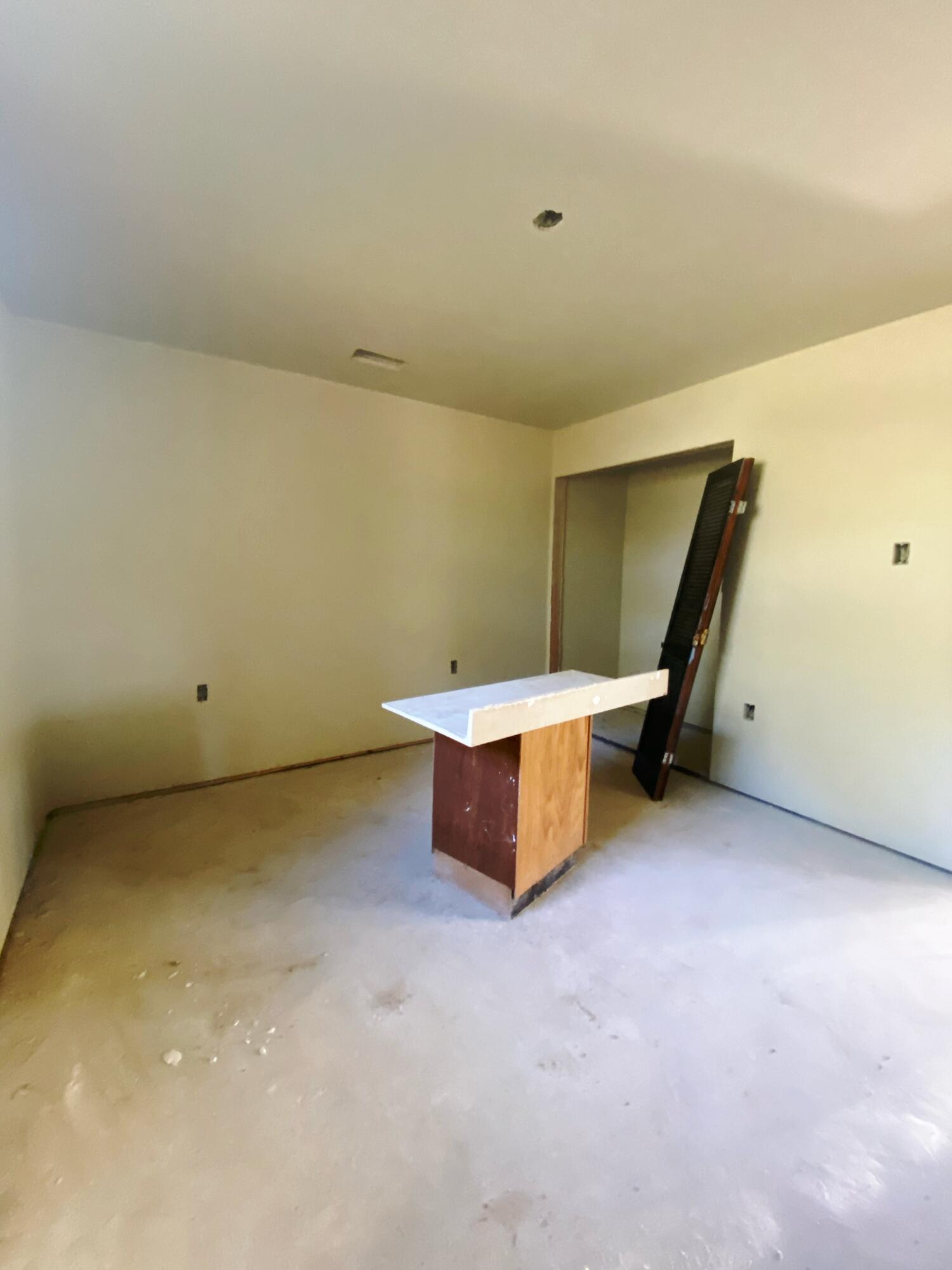 140 Old Lee School Road, LaFayette