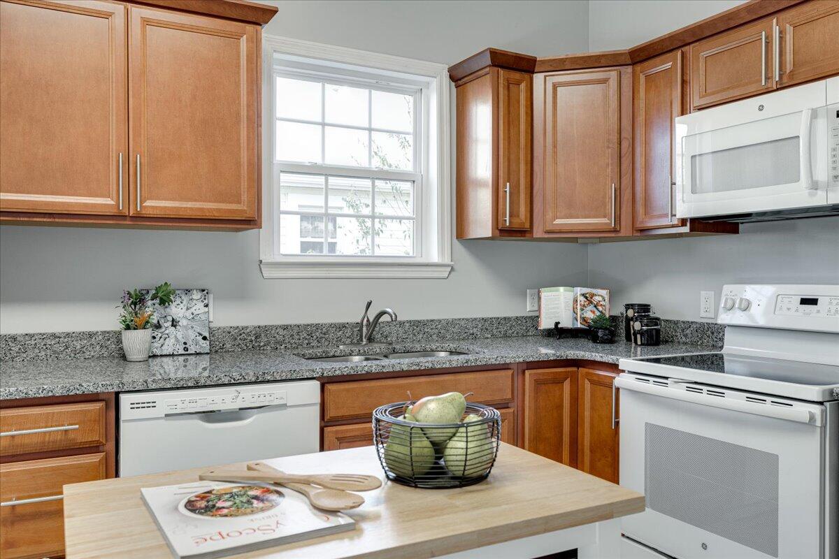 1302 S Lyerly Street