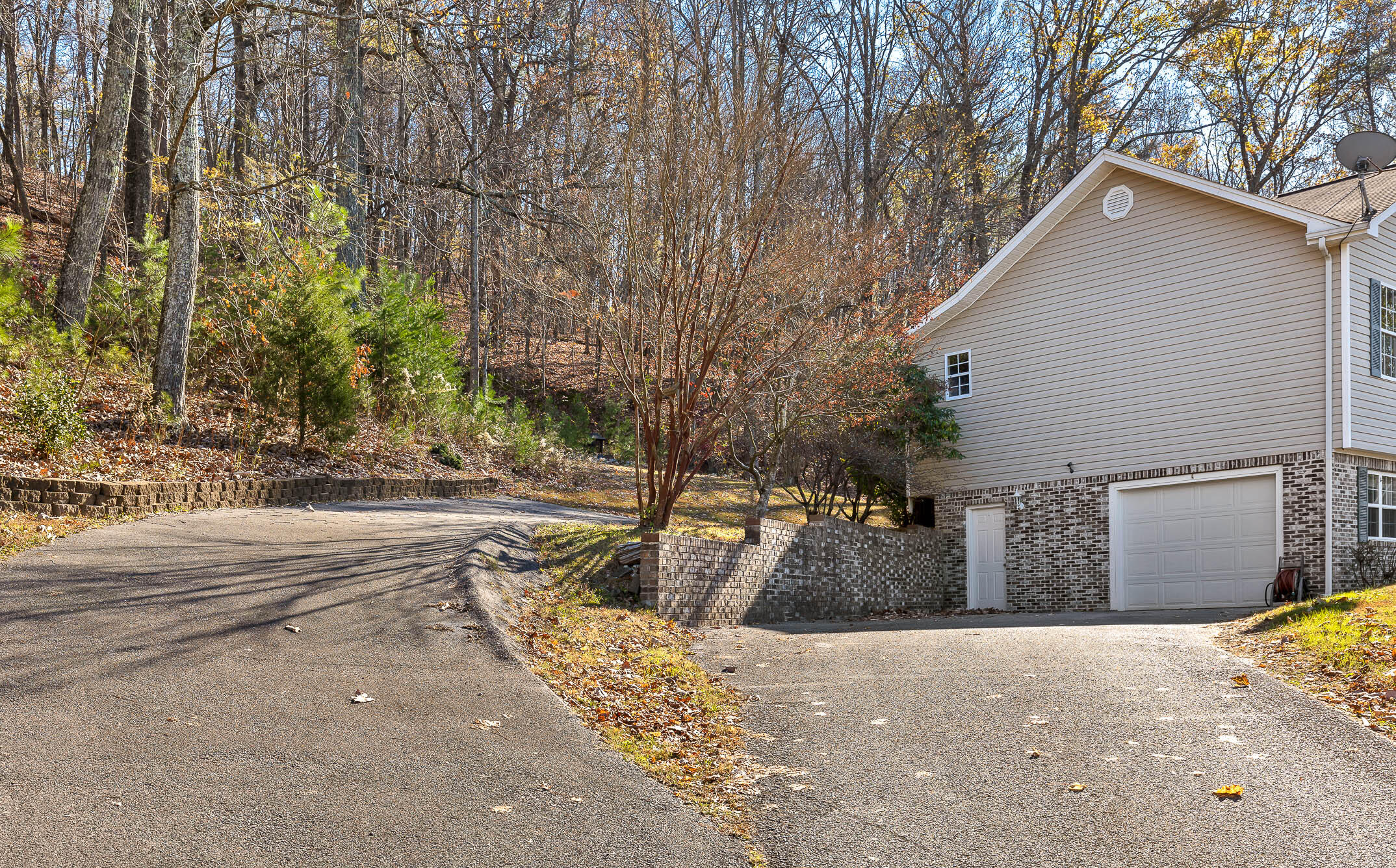 10464 Card Road