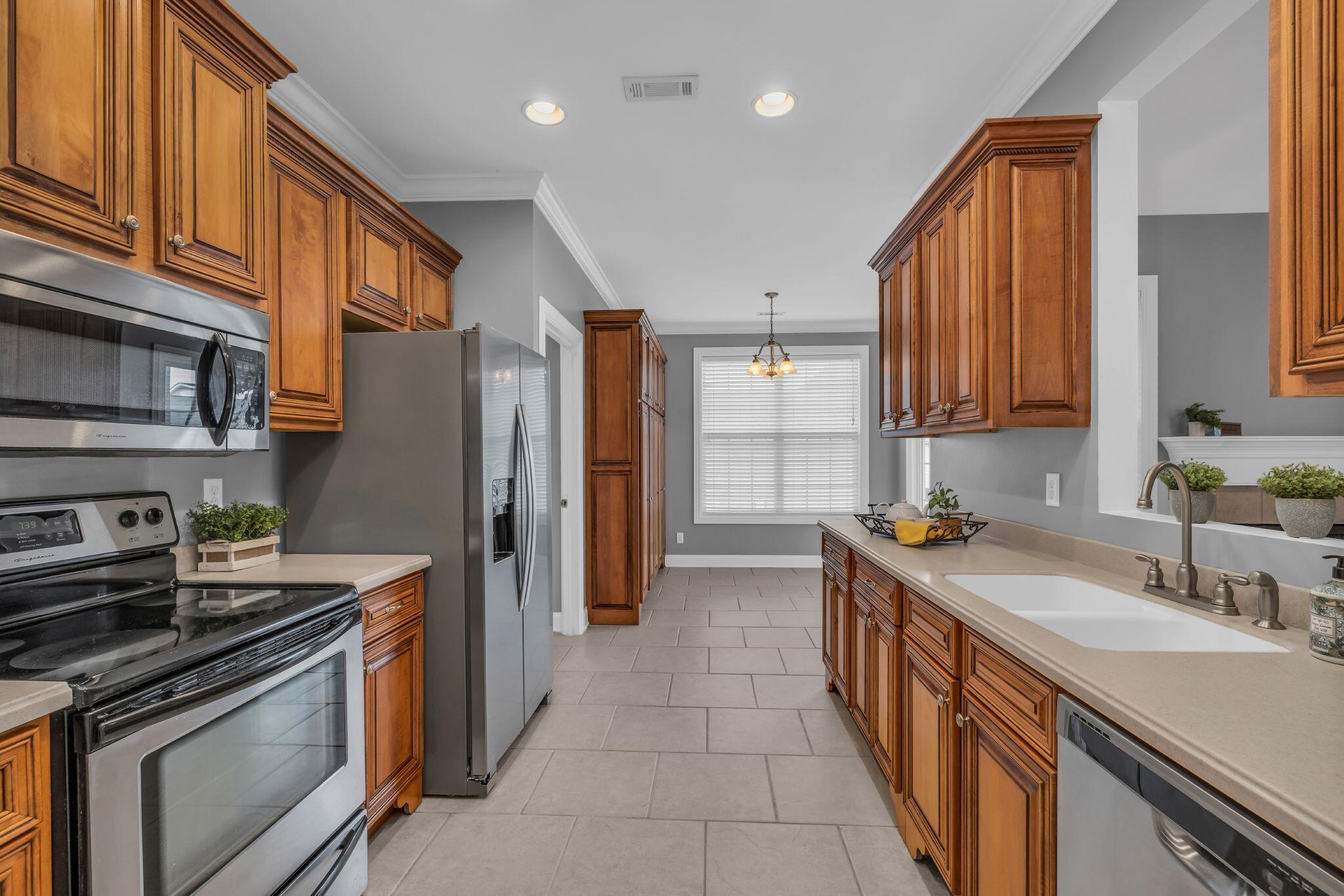 14 Hunting Ridge Circle