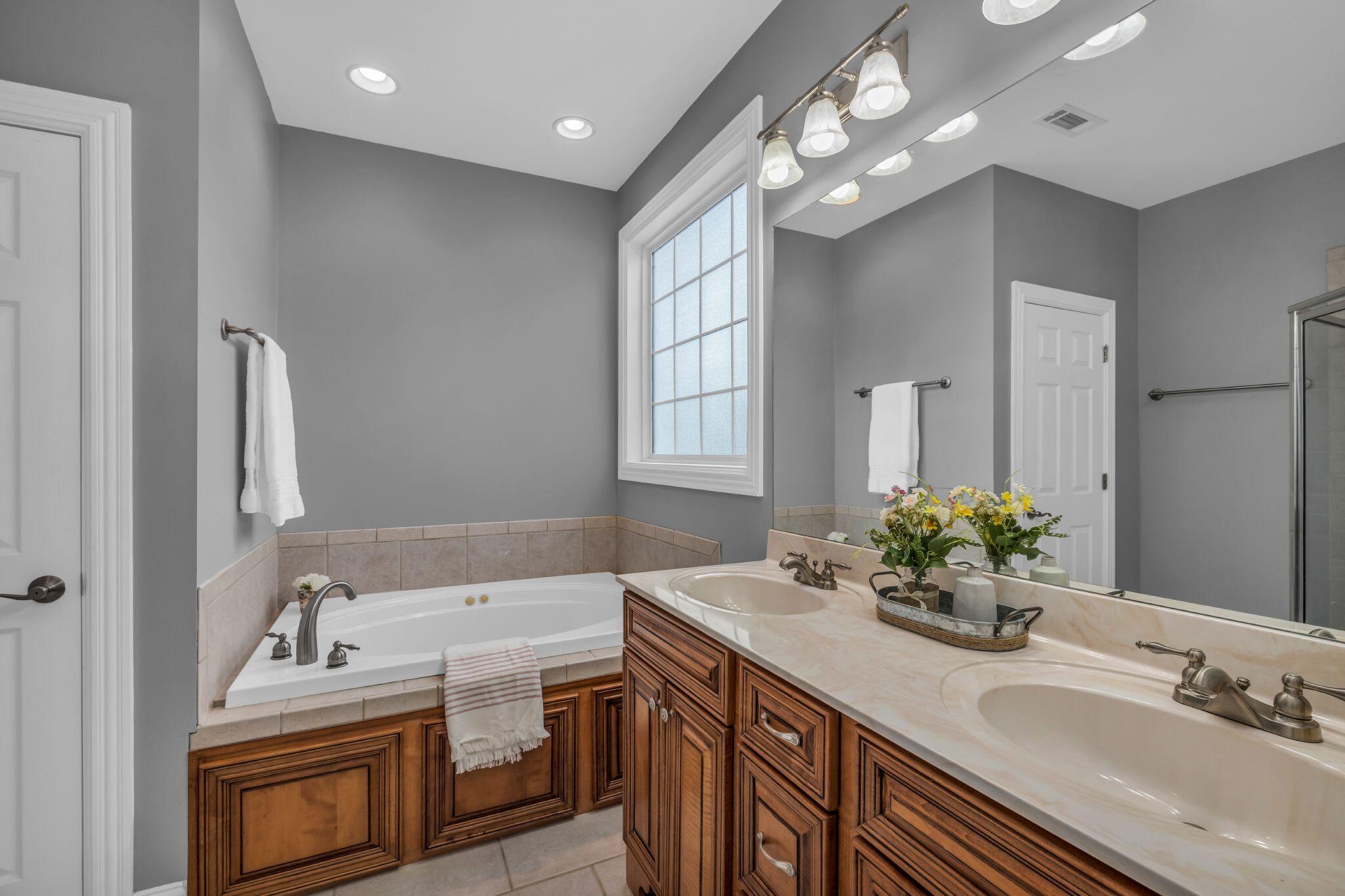 14 Hunting Ridge Circle