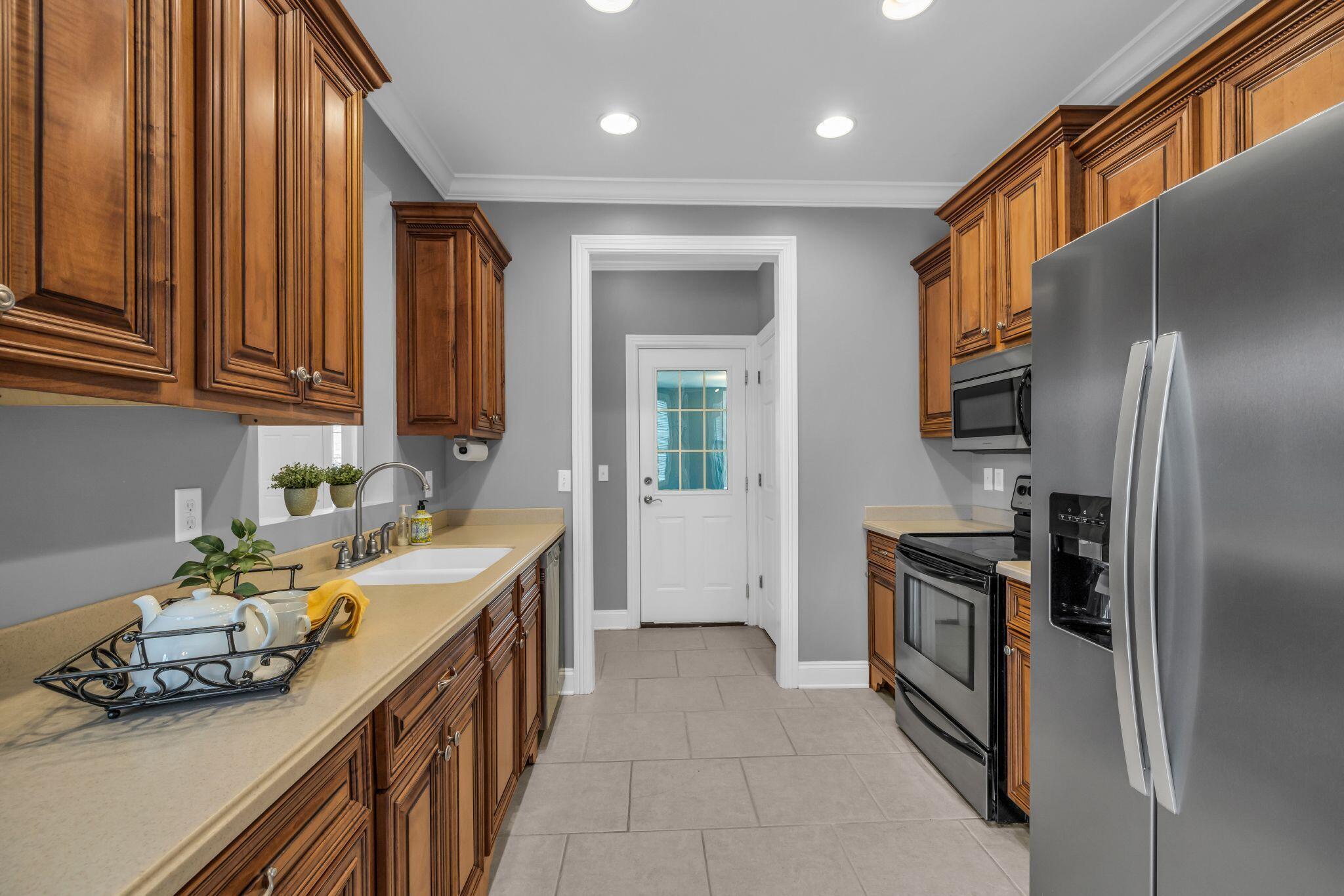 14 Hunting Ridge Circle