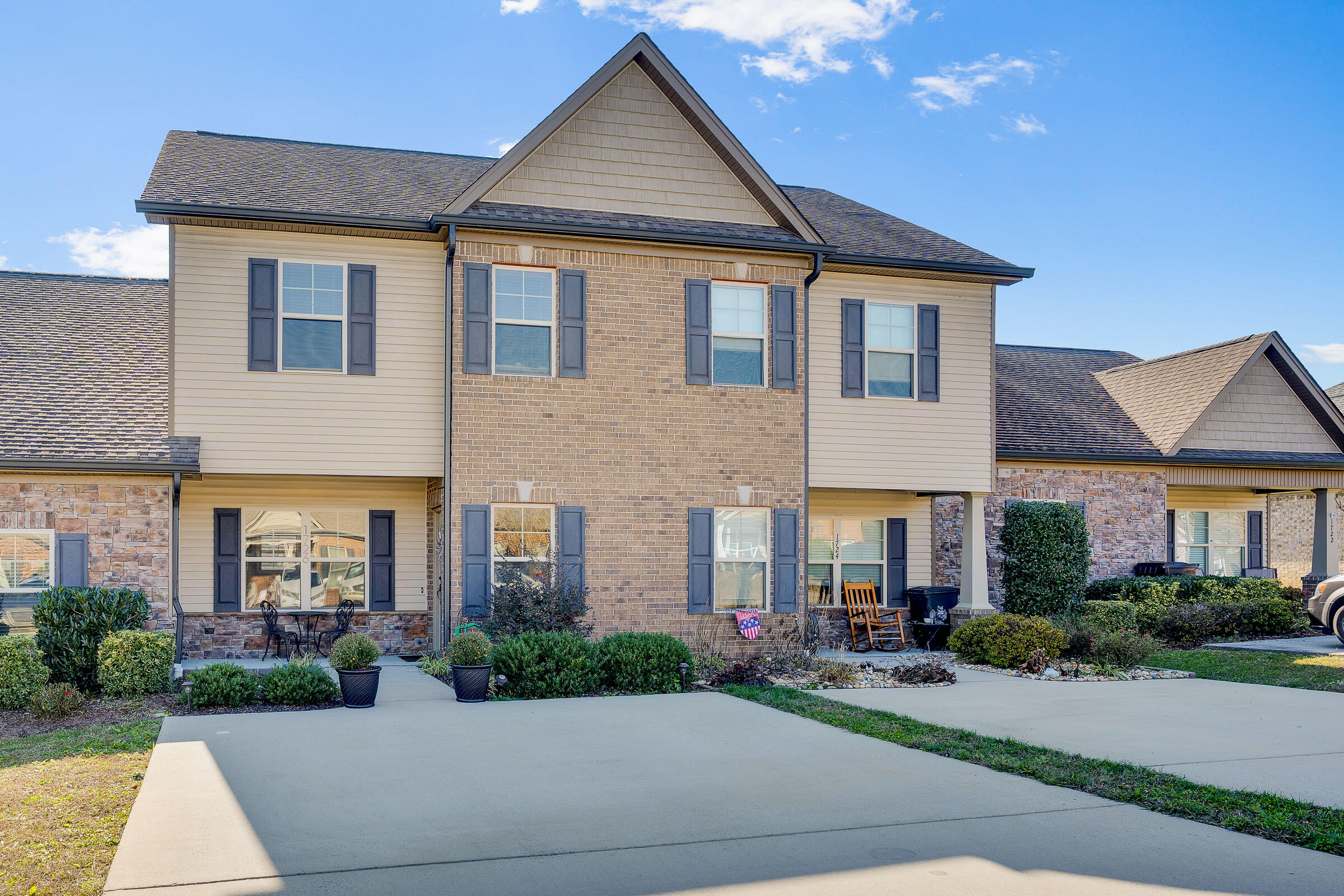 1726 NE Stonebriar Drive