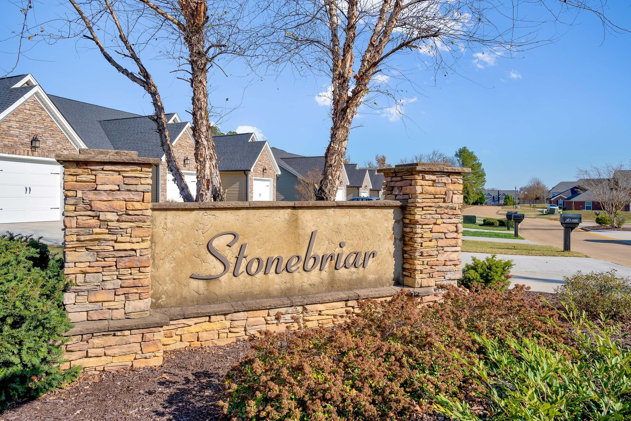 1726 NE Stonebriar Drive