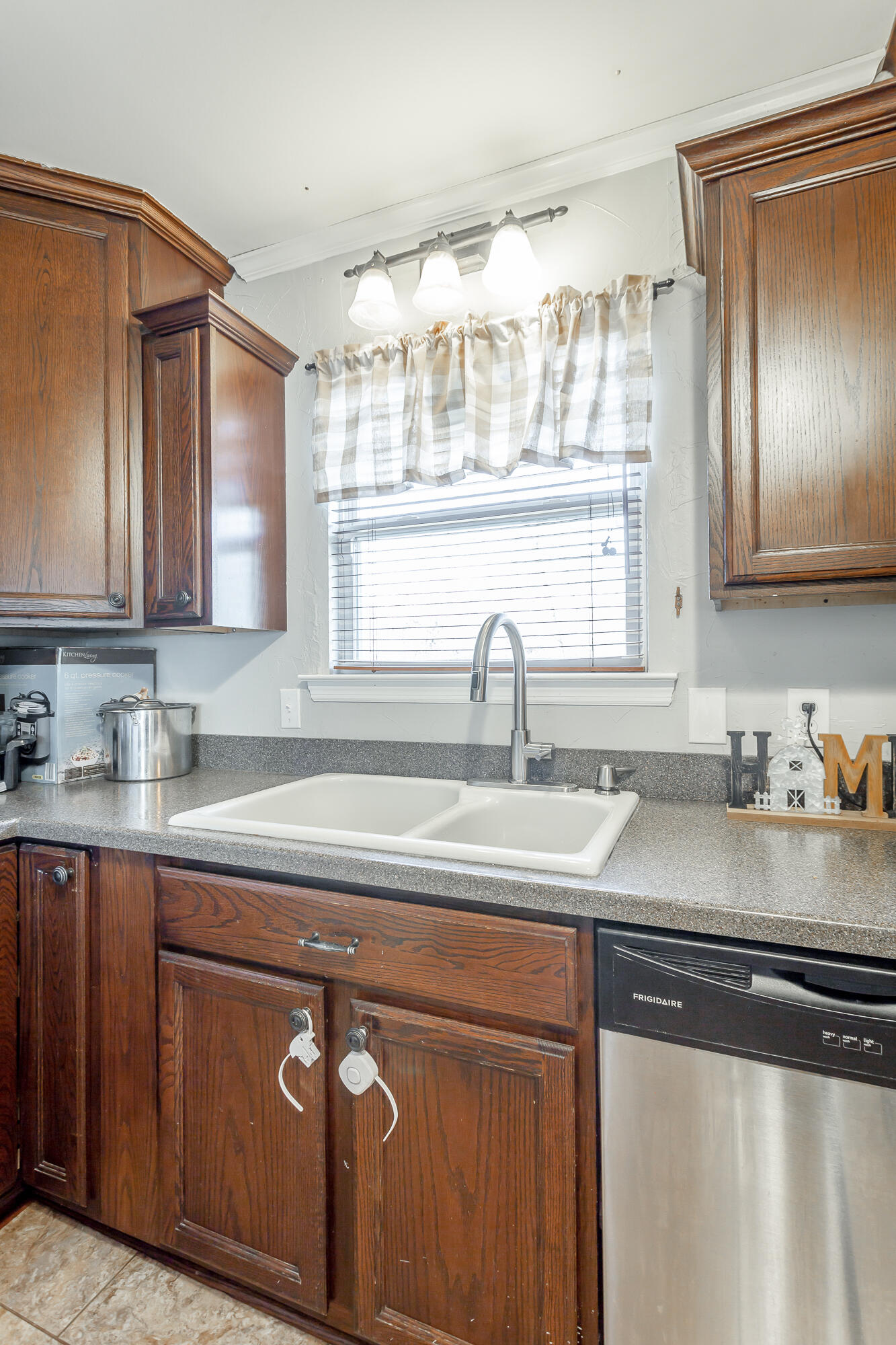 4101 Shady Oak Drive