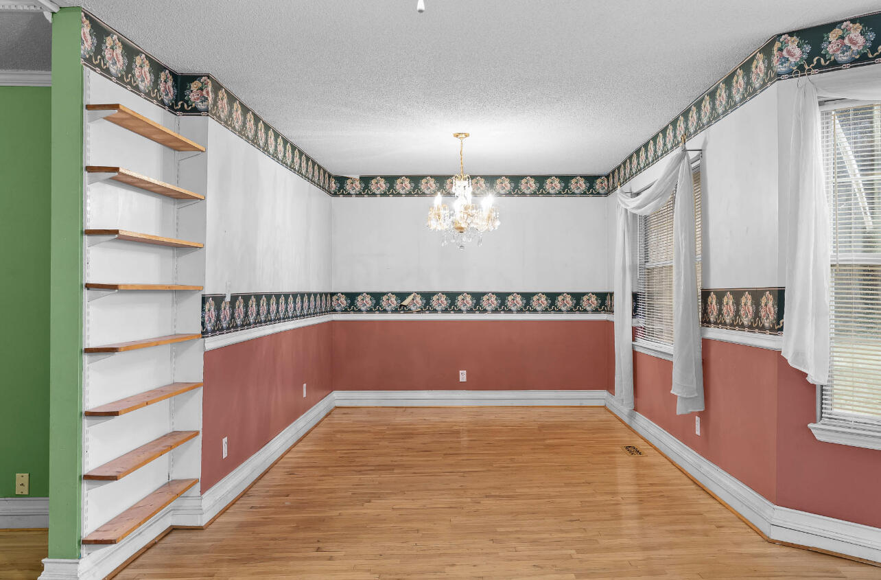 4115 Dupont Street