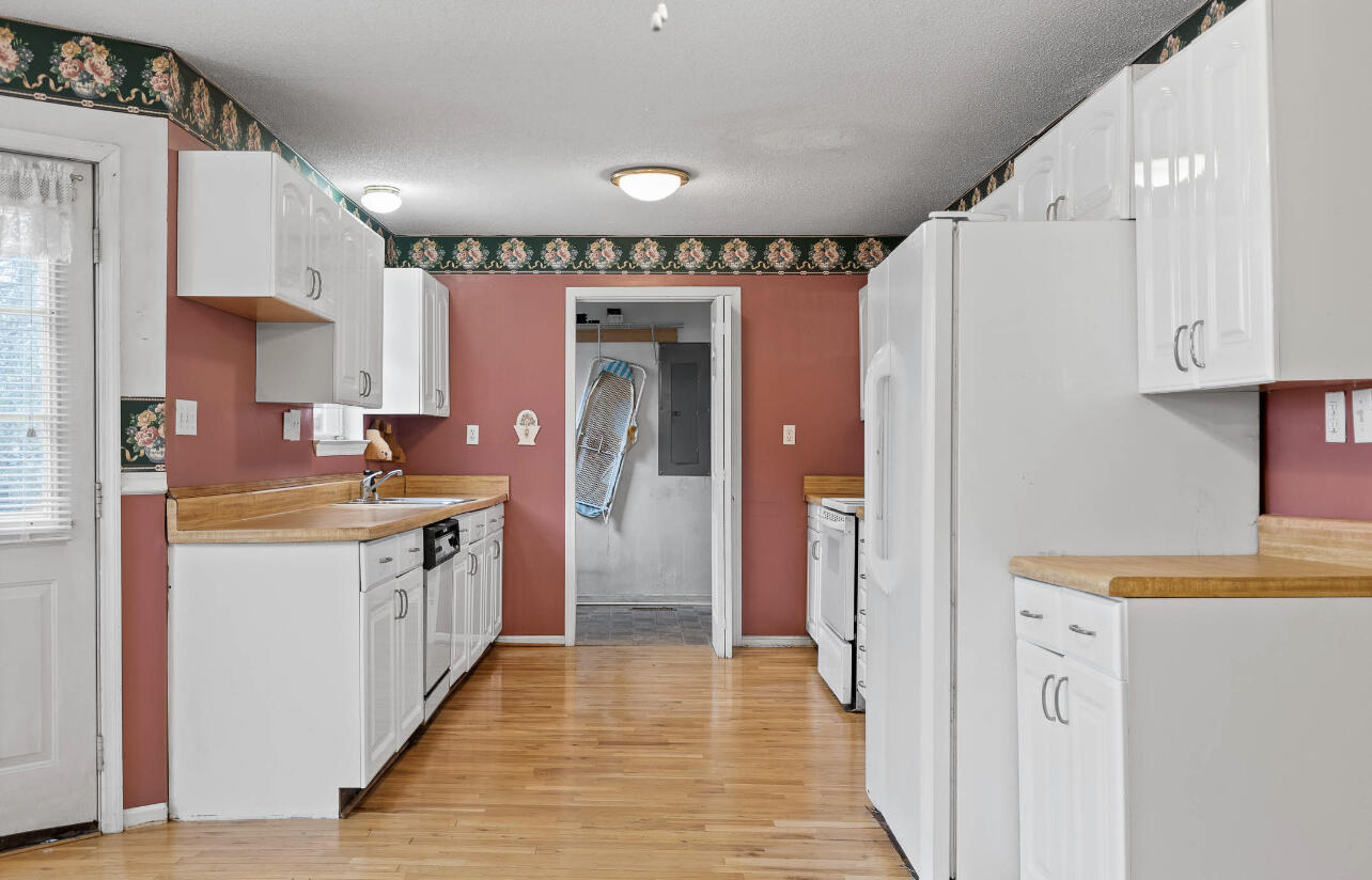 4115 Dupont Street