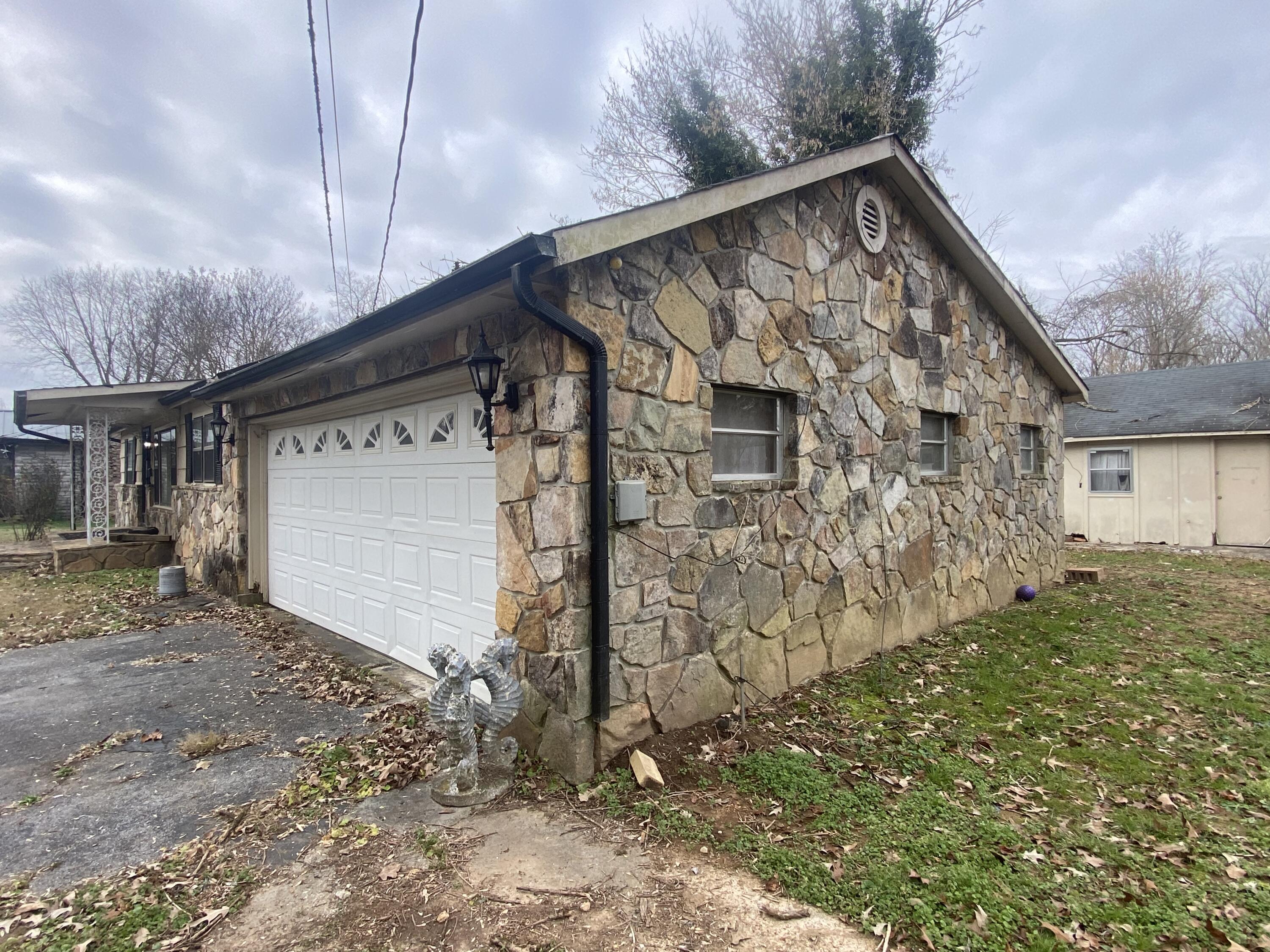 15327 Roark Road