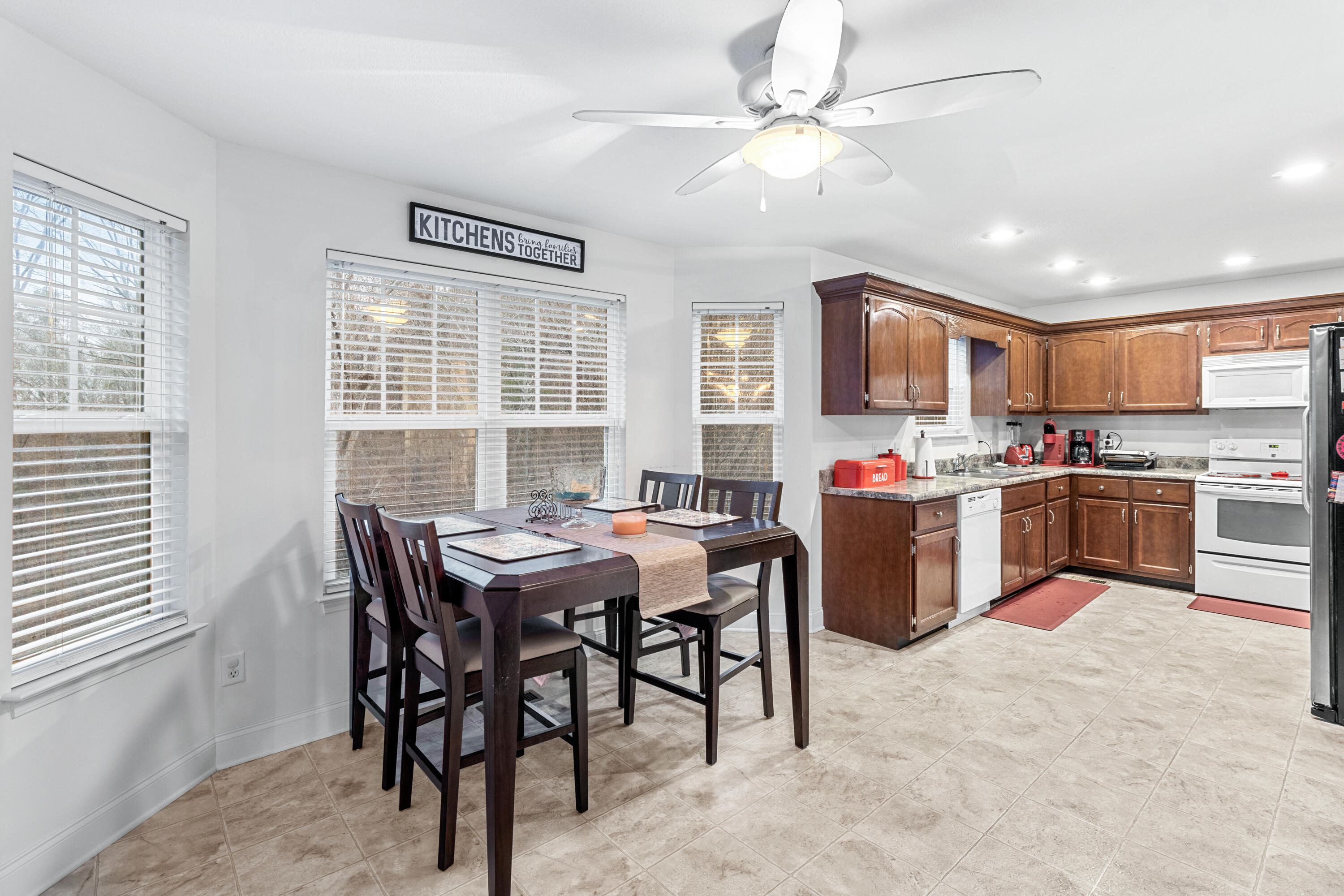 5884 Forest View Lane