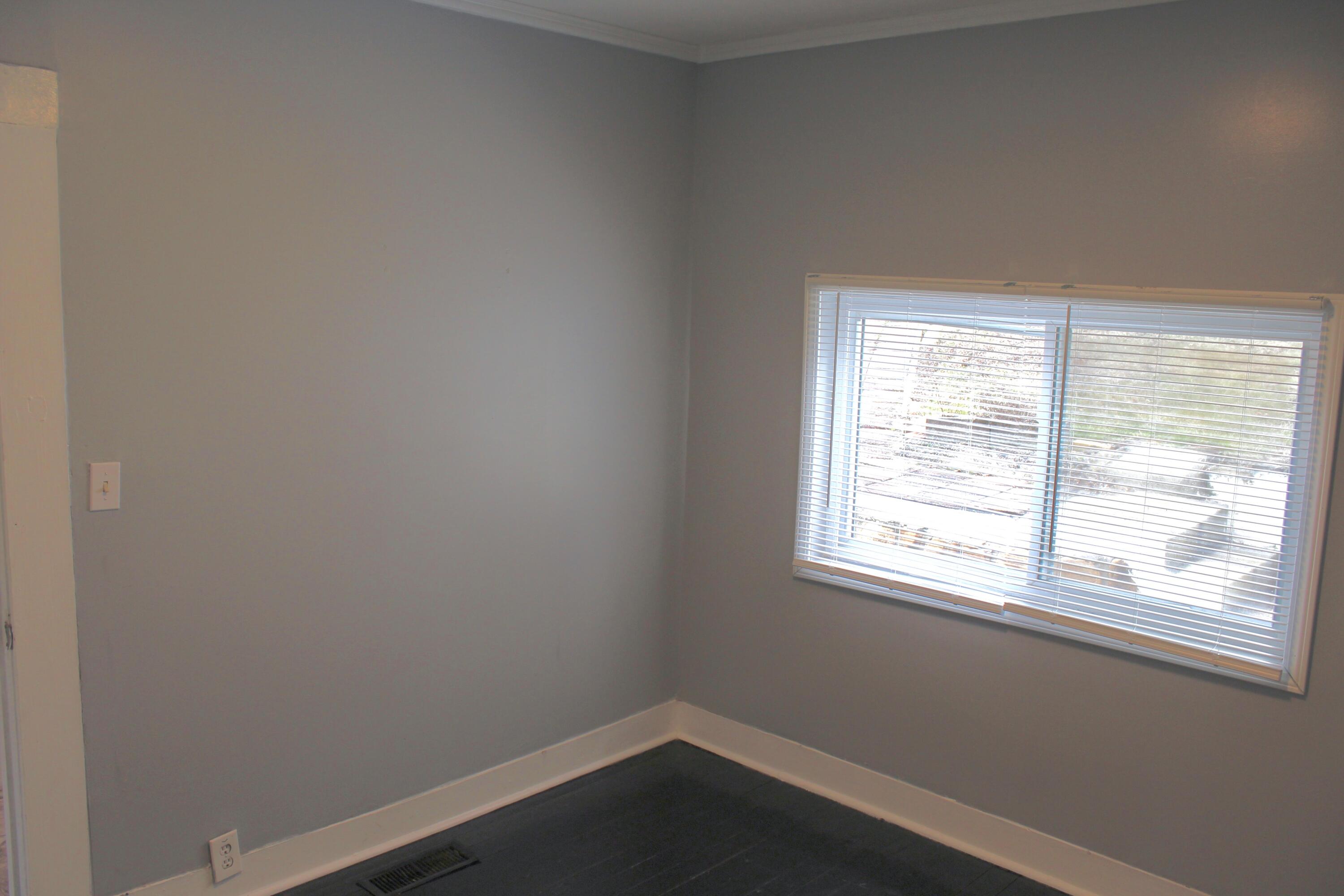 712 Midland Pike