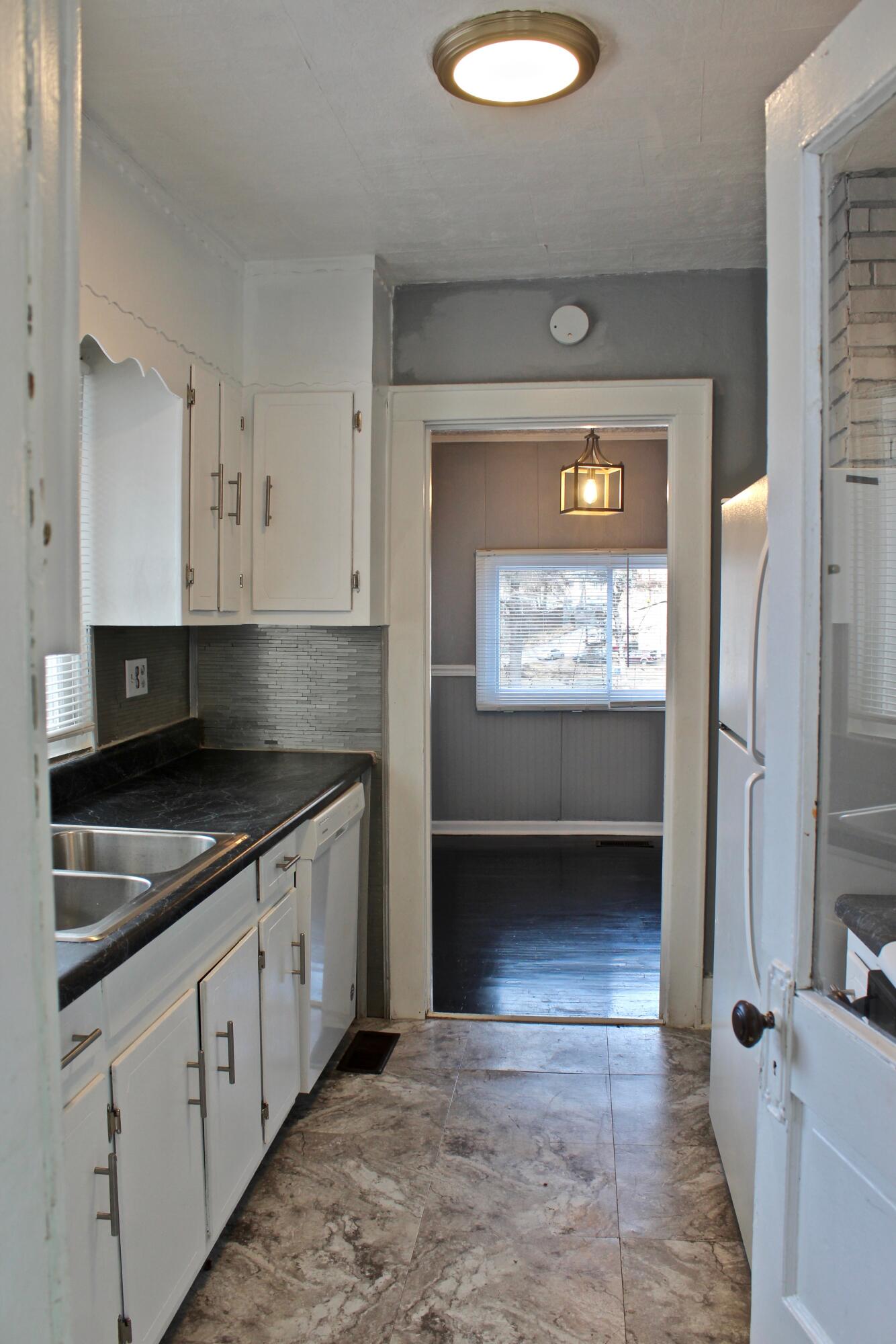 712 Midland Pike