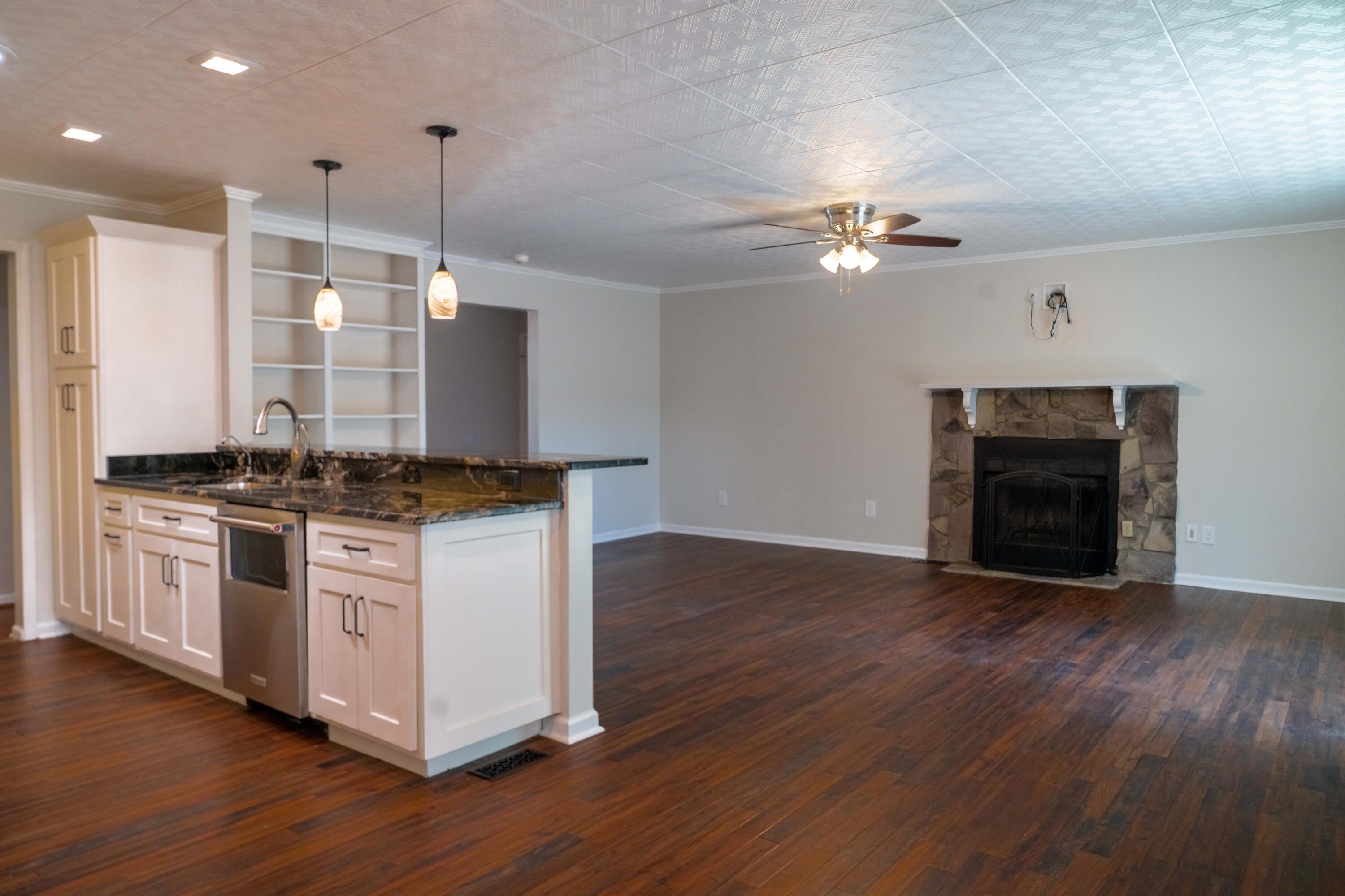 2228 Lakesite Drive