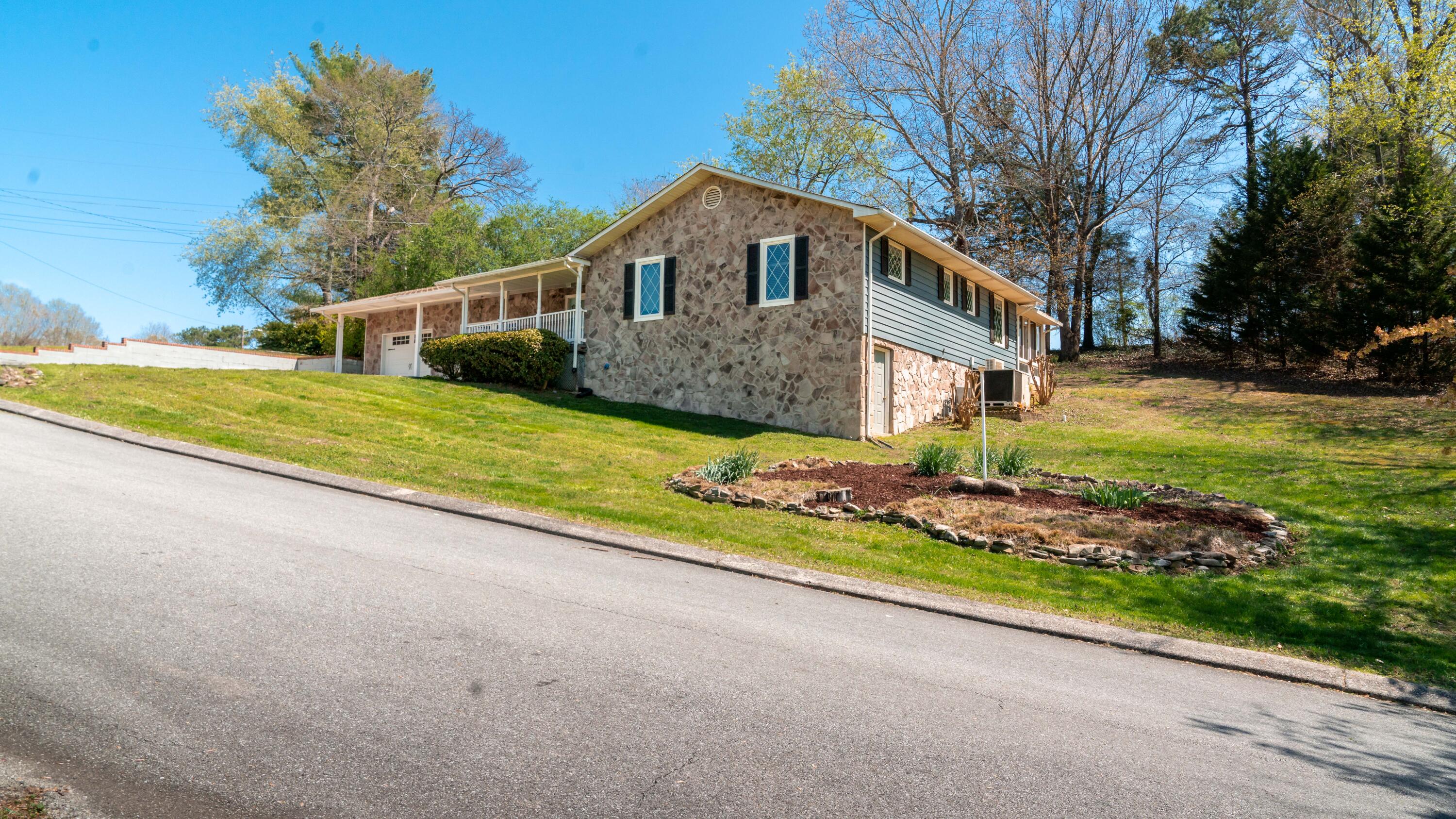 2228 Lakesite Drive