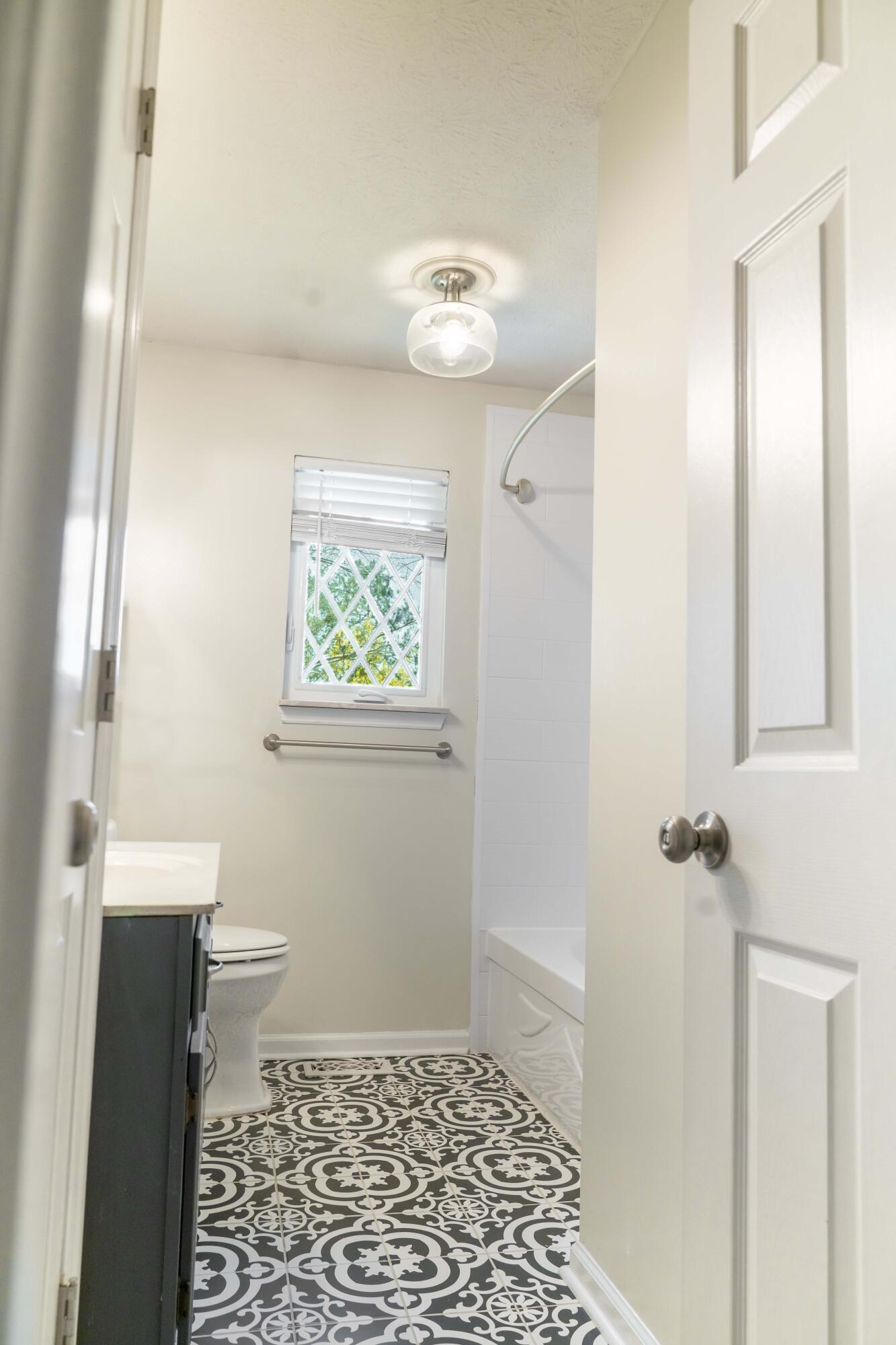 2228 Lakesite Drive