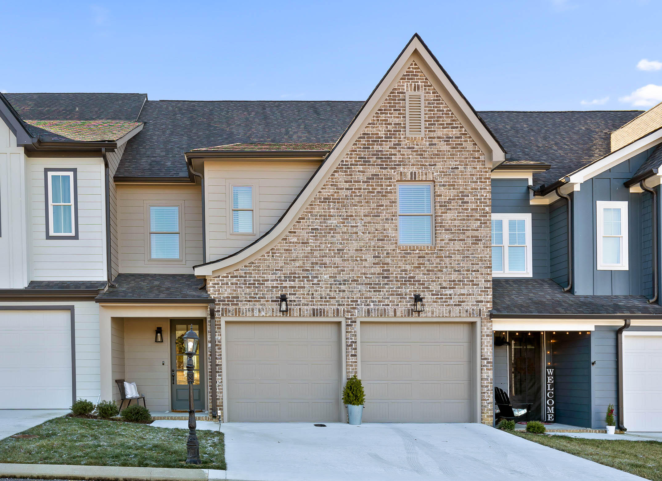 9638 Dutton Lane