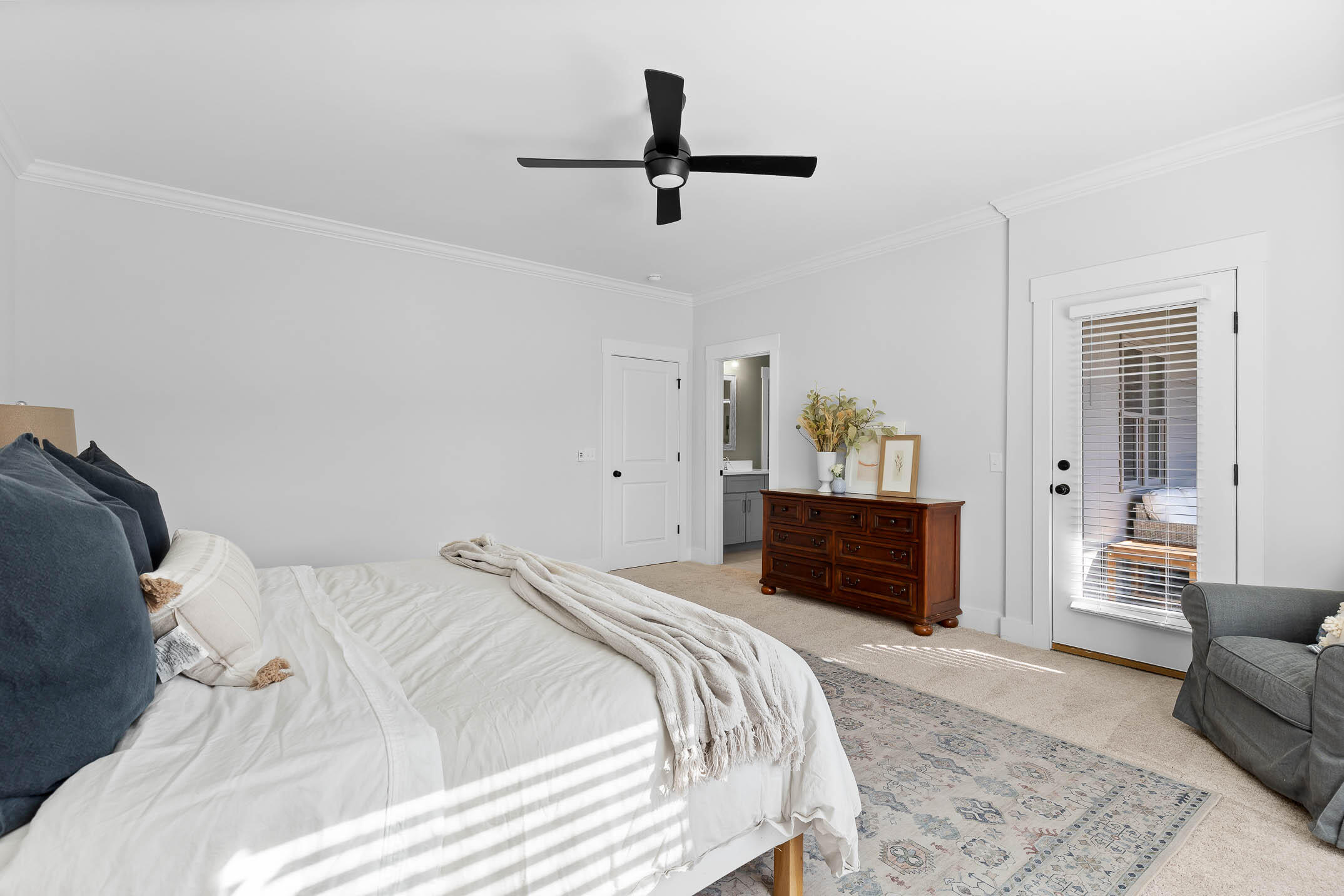 9638 Dutton Lane