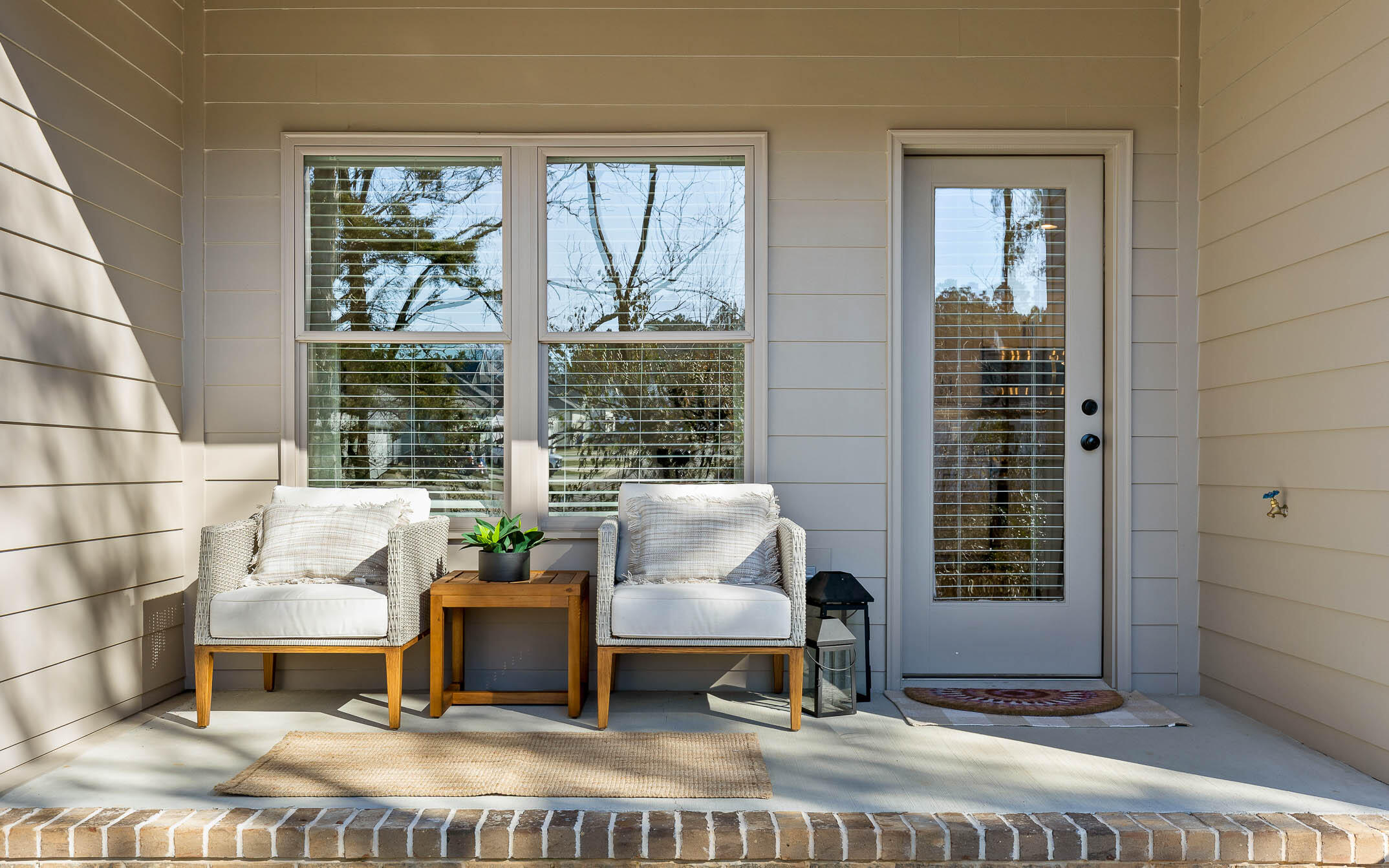 9638 Dutton Lane