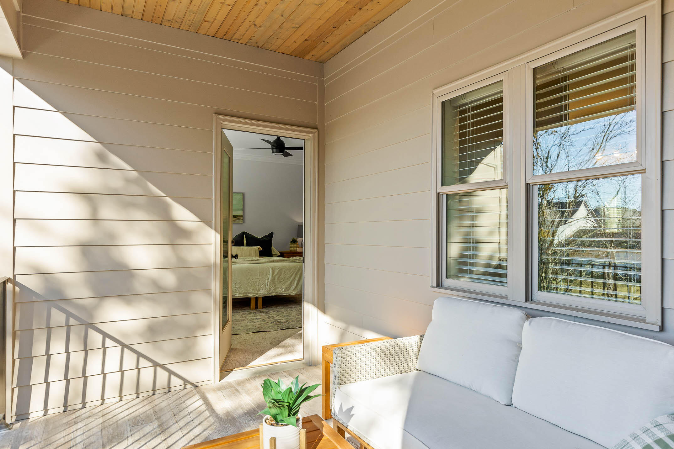 9638 Dutton Lane
