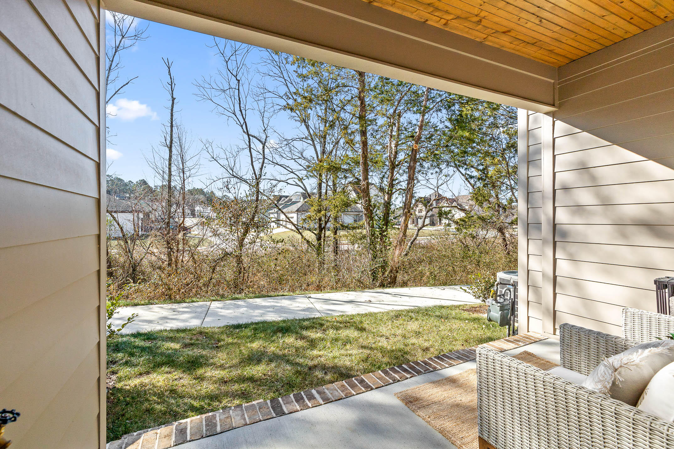 9638 Dutton Lane